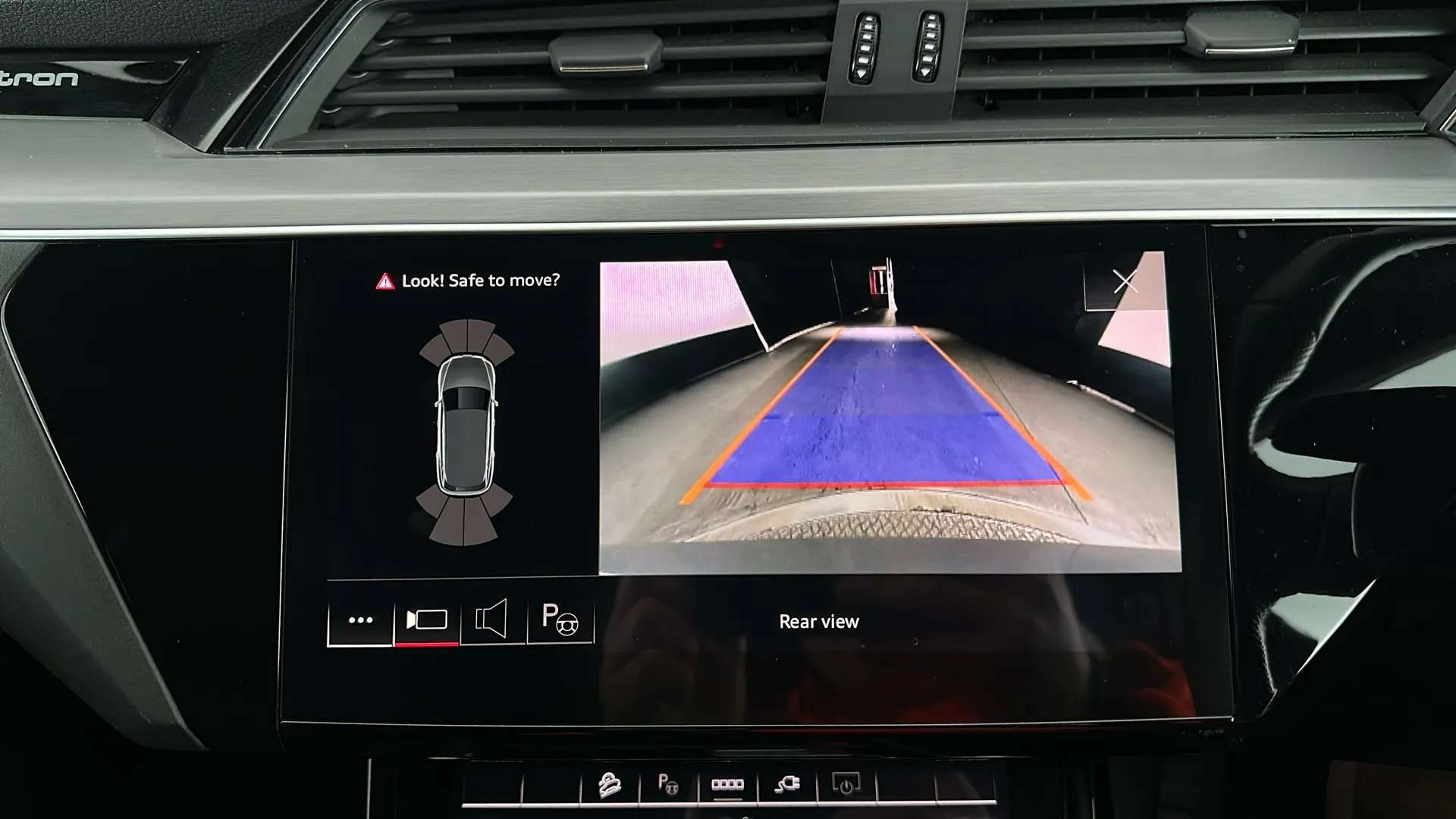 2021 AUDI E-TRON 2021 AUDI E-TRON