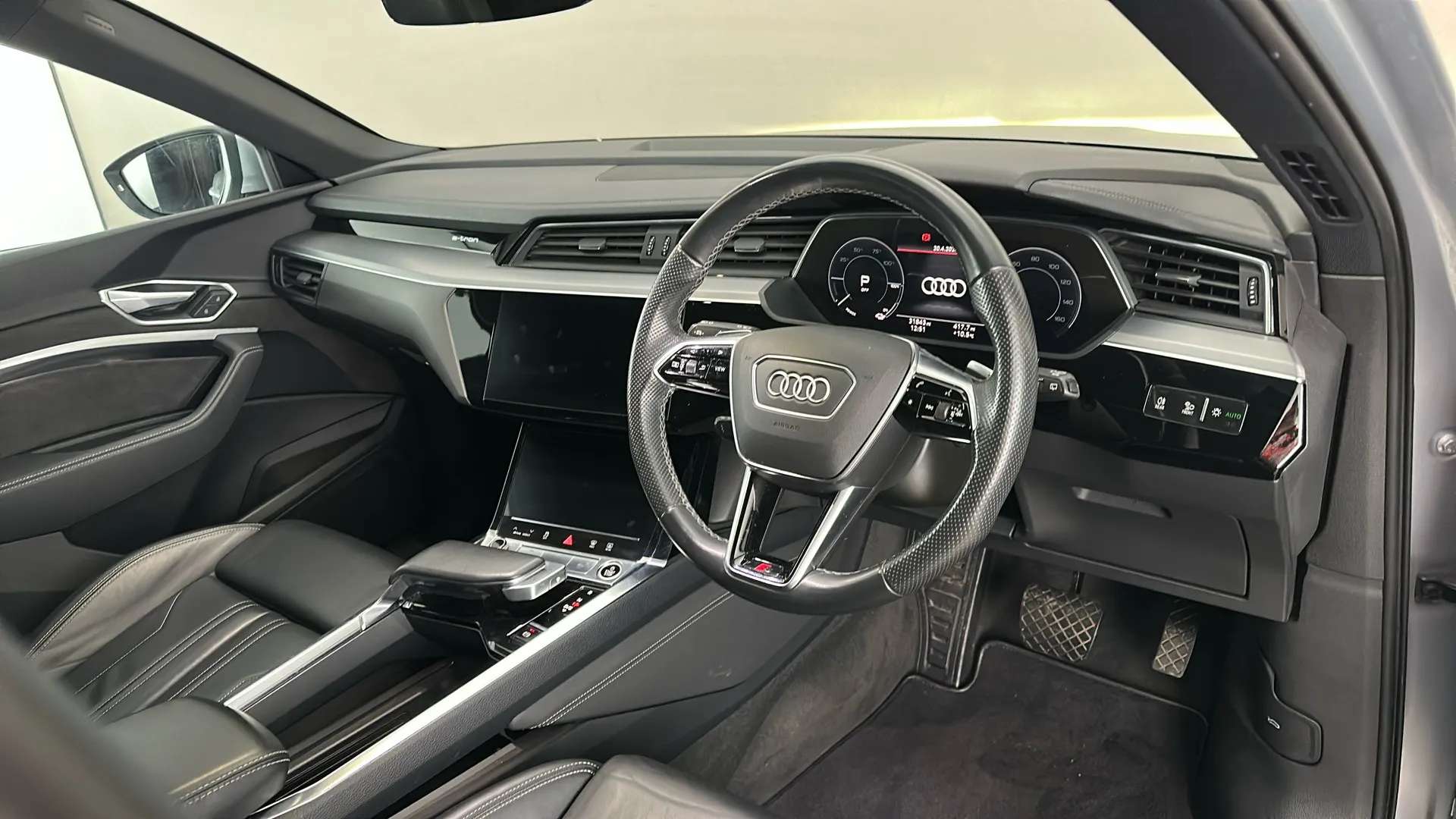 2021 AUDI E-TRON 2021 AUDI E-TRON