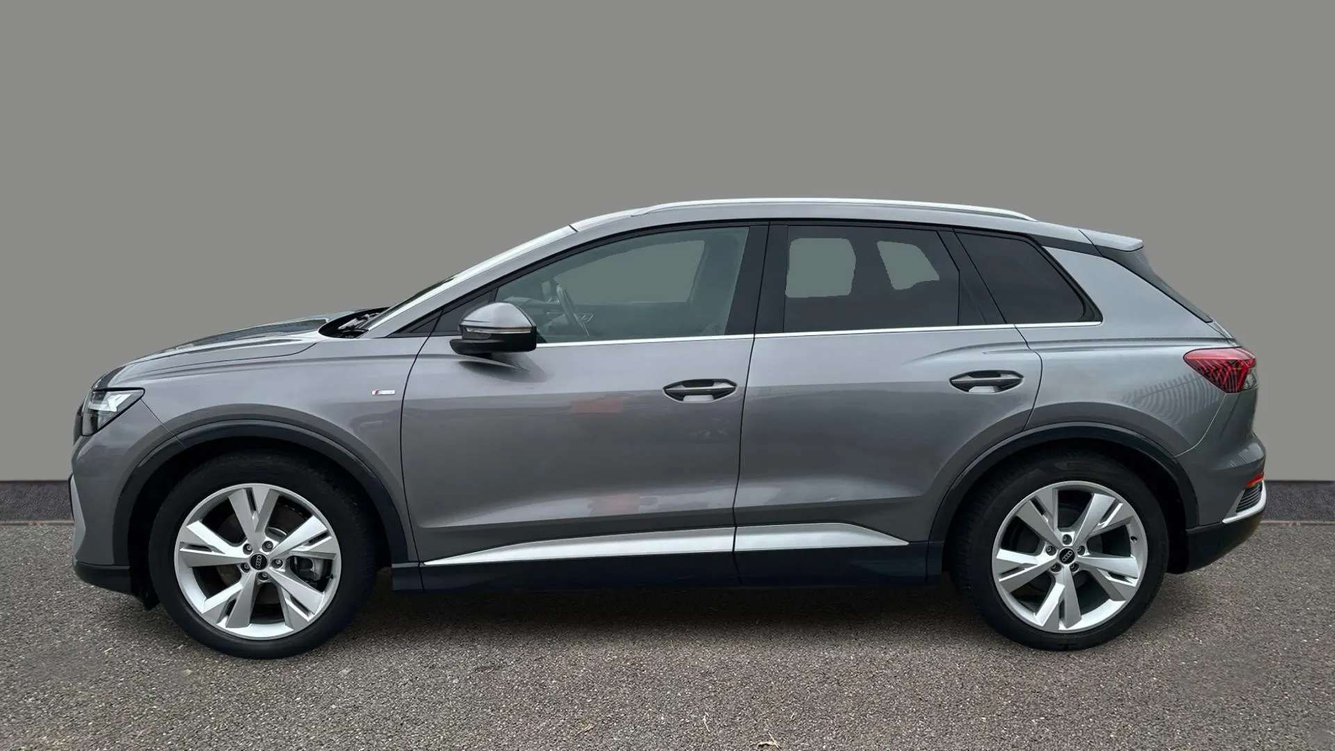 A 2023 AUDI Q4 150kW 40 82kWh S Line Auto A 2023 AUDI Q4 150kW 40 82kWh S Line Auto