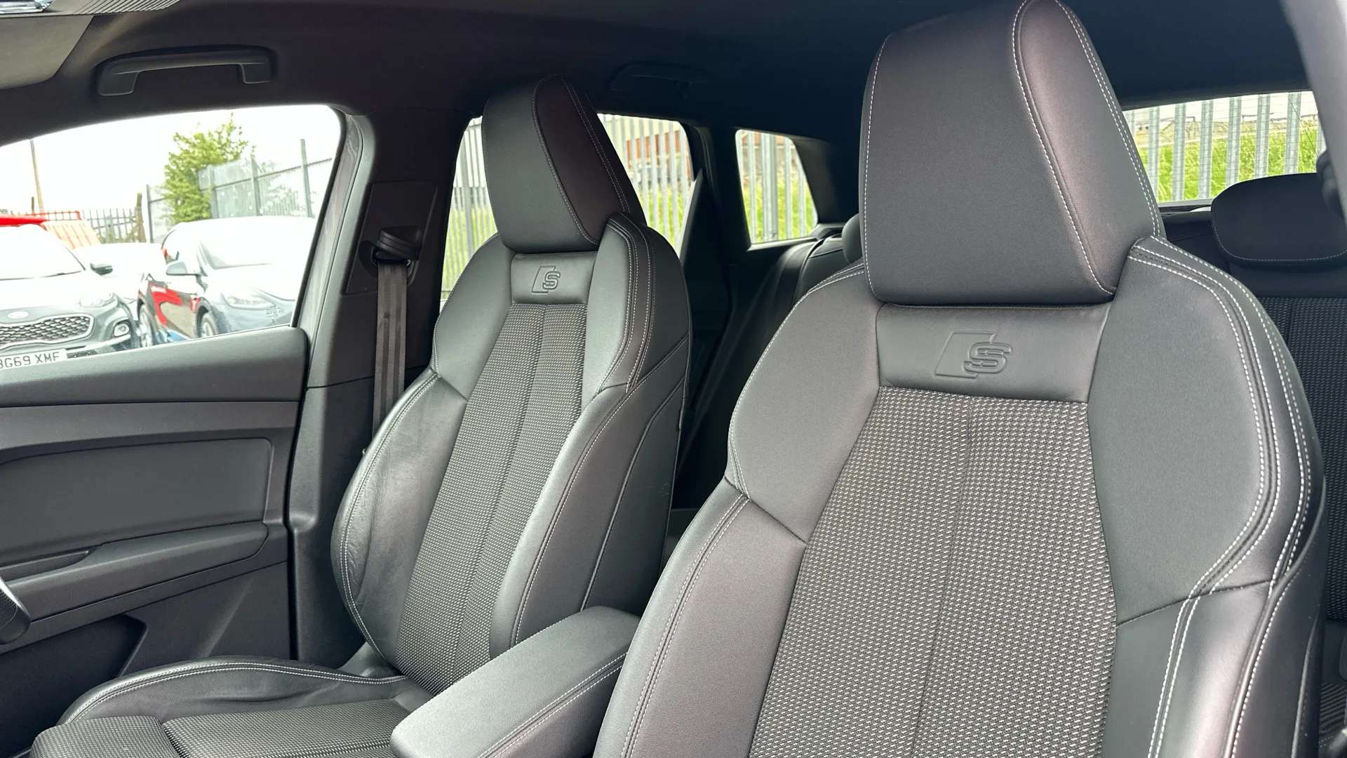 2023 AUDI Q4 2023 AUDI Q4