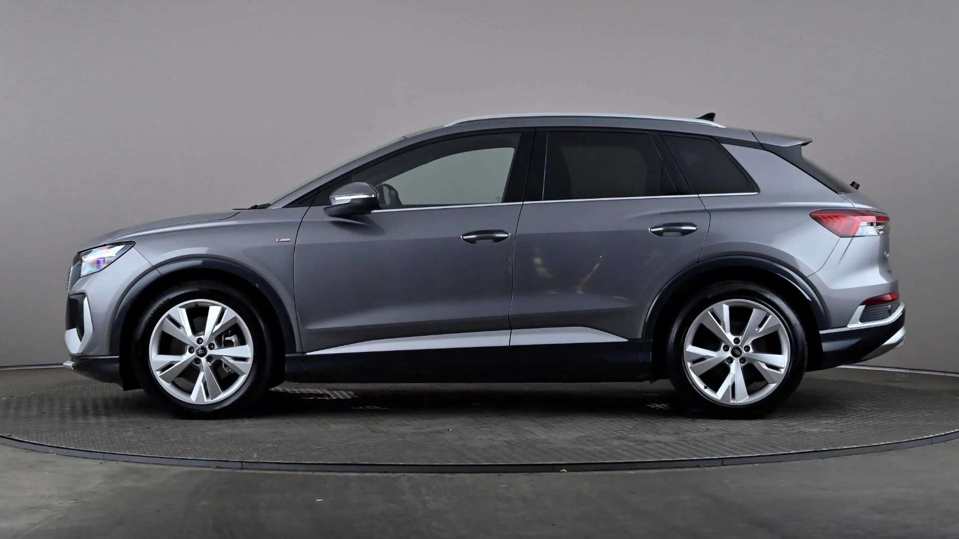 2025 AUDI Q4 2025 AUDI Q4