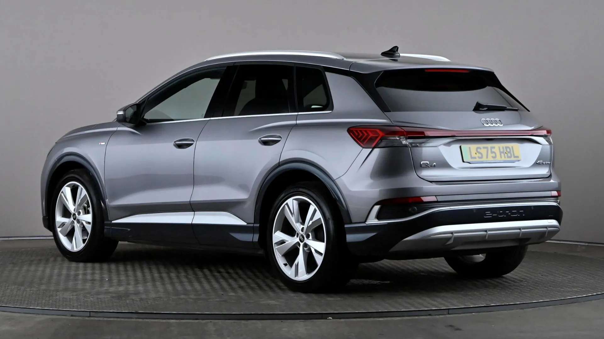 2025 AUDI Q4 2025 AUDI Q4
