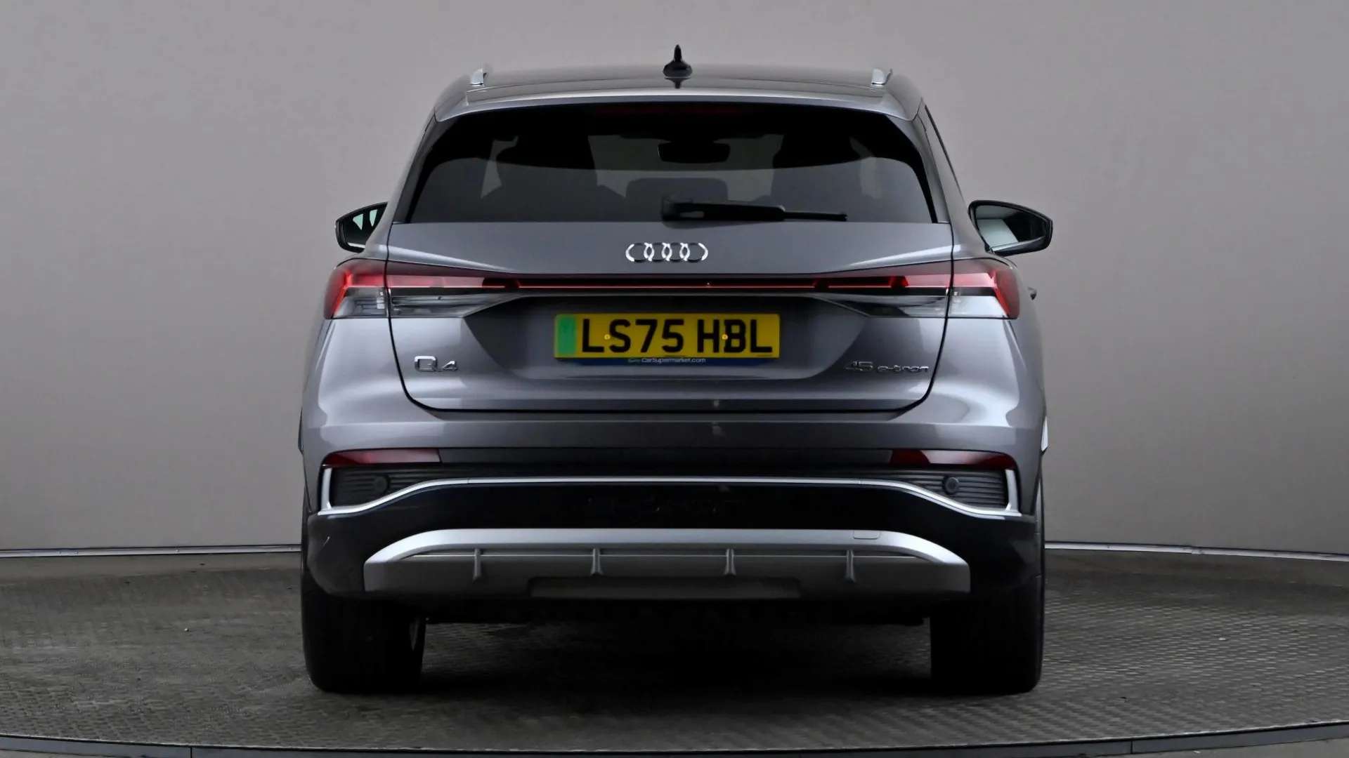 2025 AUDI Q4 2025 AUDI Q4
