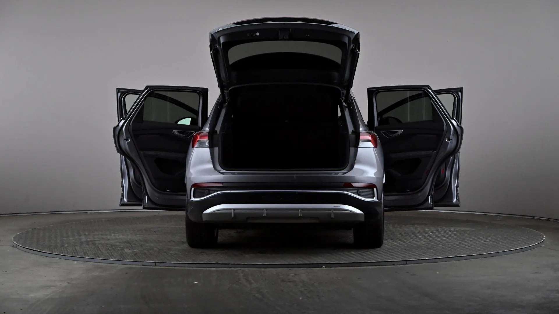 2025 AUDI Q4 2025 AUDI Q4