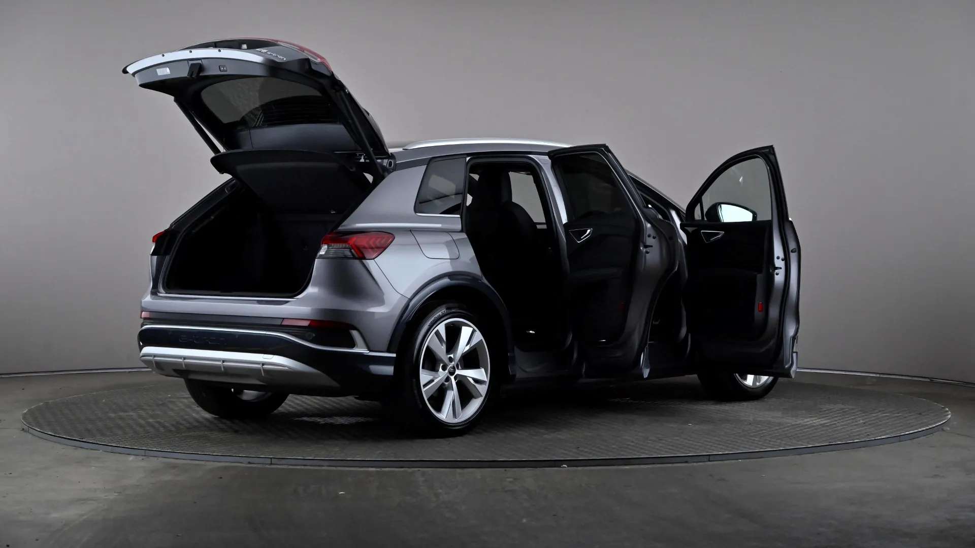 2025 AUDI Q4 2025 AUDI Q4