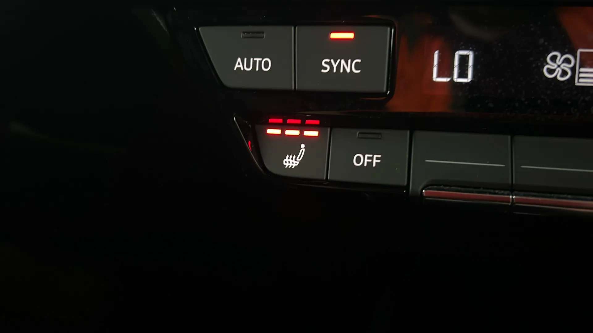 2025 AUDI Q4 2025 AUDI Q4
