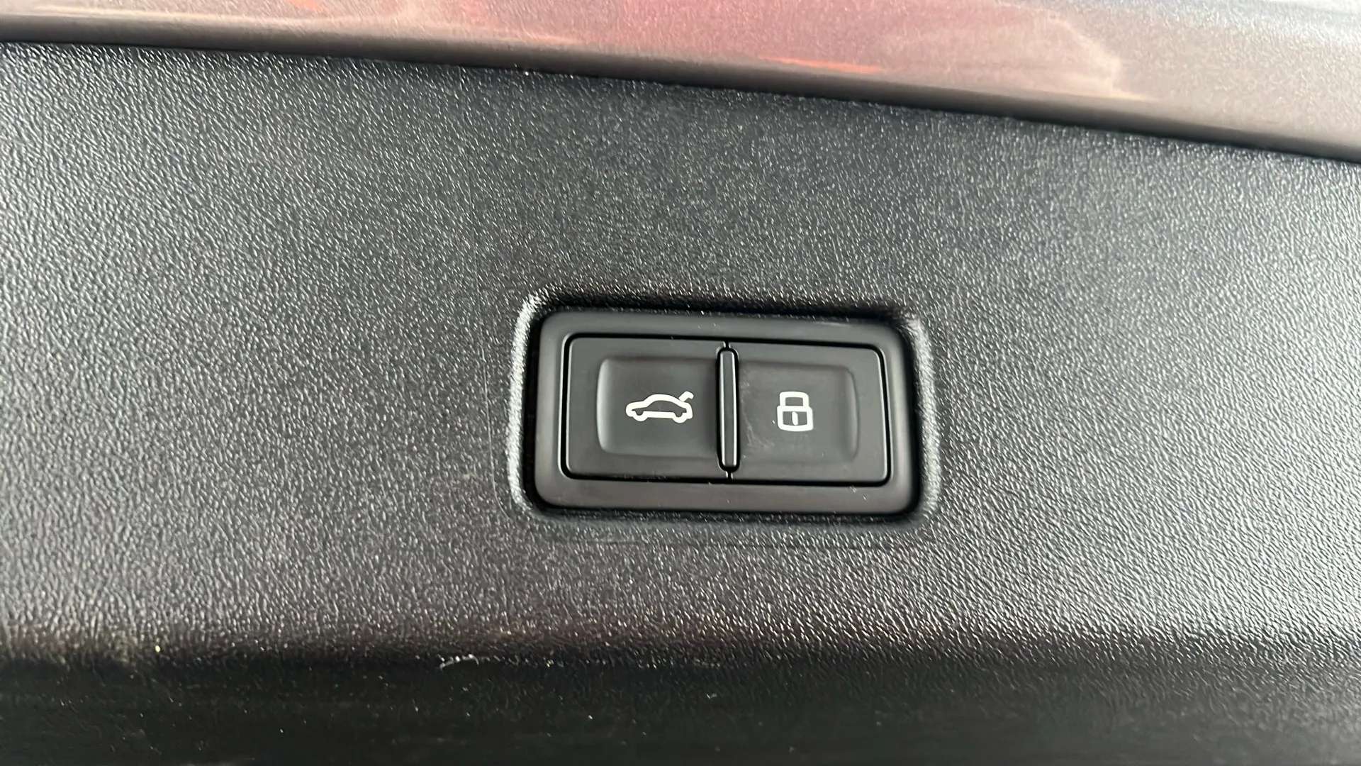 2025 AUDI Q4 2025 AUDI Q4