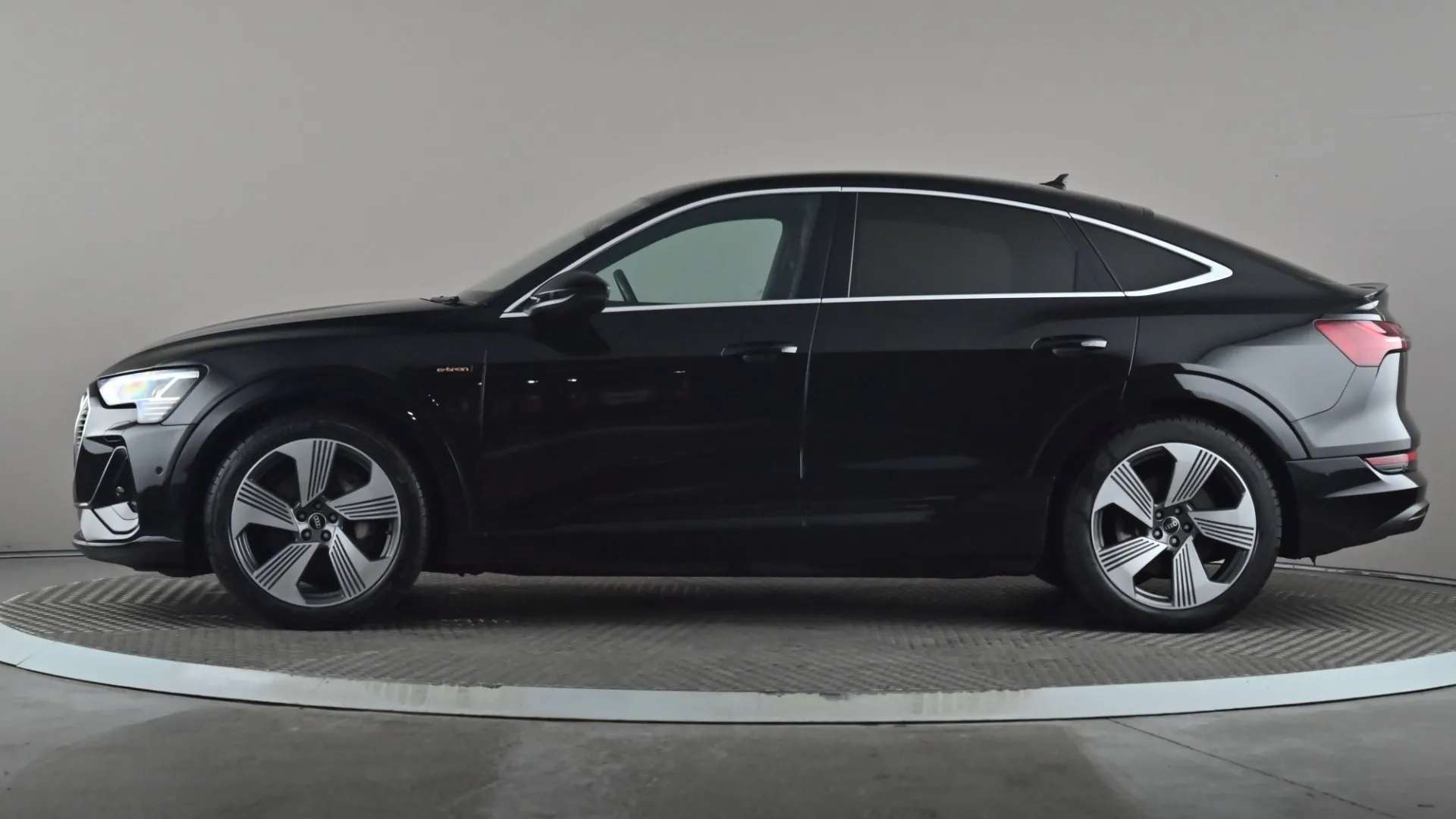 A 2021 AUDI E-TRON 230kW 50 Quattro 71kWh S Line Auto A 2021 AUDI E-TRON 230kW 50 Quattro 71kWh S Line Auto