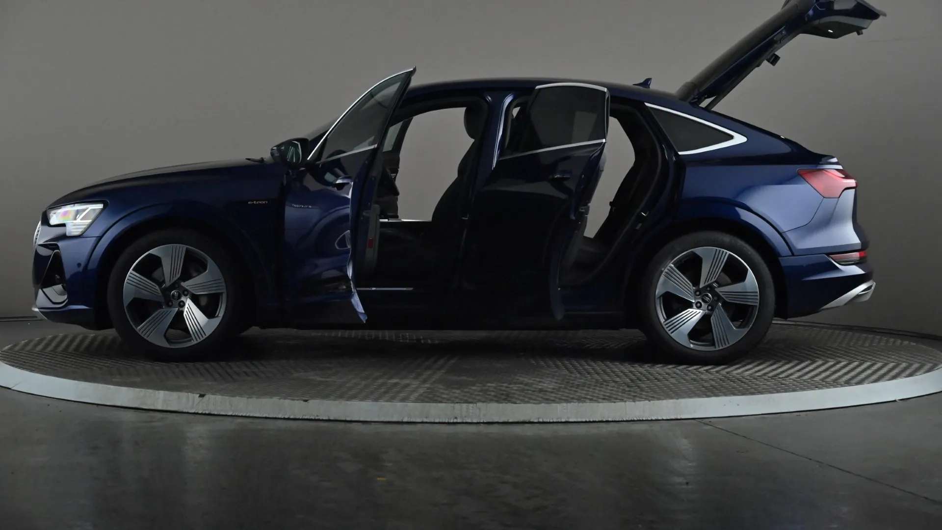 2022 AUDI E-TRON 2022 AUDI E-TRON