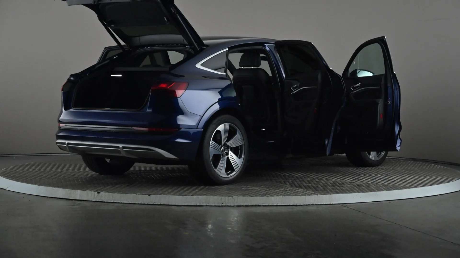 2022 AUDI E-TRON 2022 AUDI E-TRON