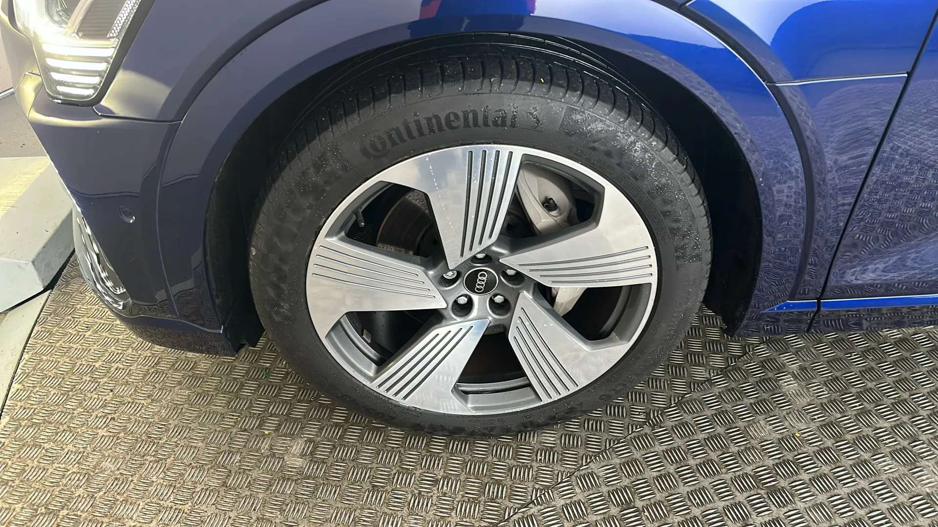 2022 AUDI E-TRON 2022 AUDI E-TRON