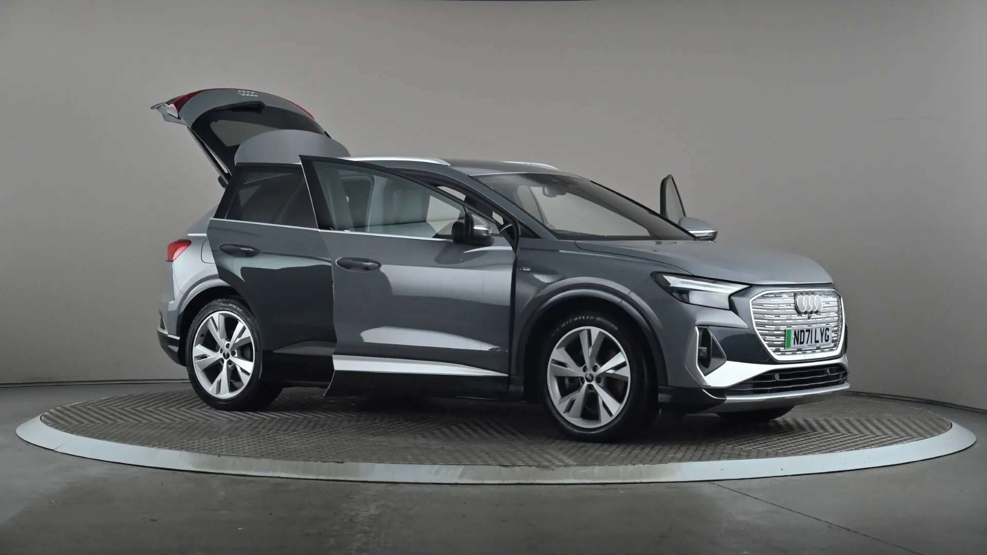 2021 AUDI Q4 2021 AUDI Q4