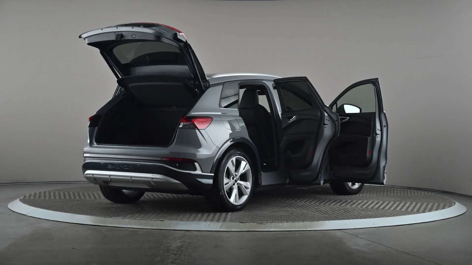 2021 AUDI Q4 2021 AUDI Q4