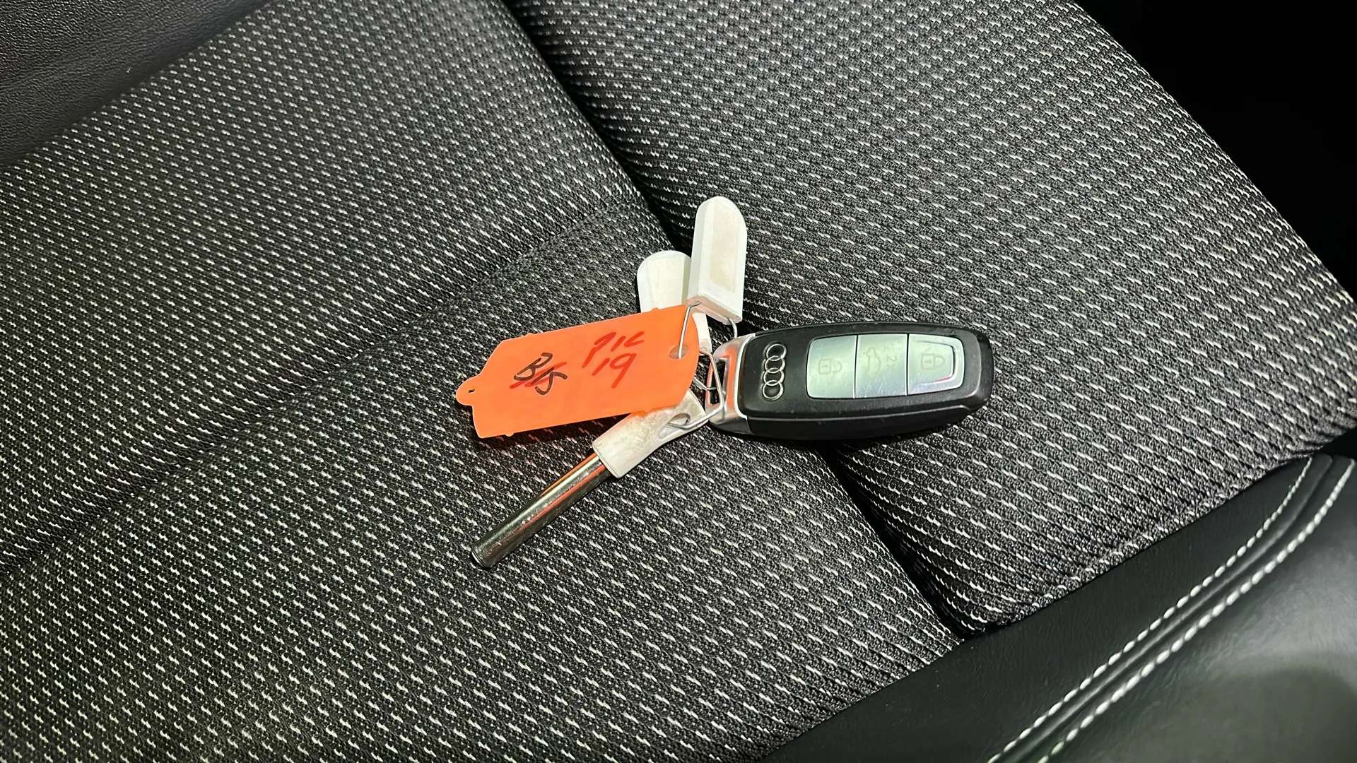 2021 AUDI Q4 2021 AUDI Q4