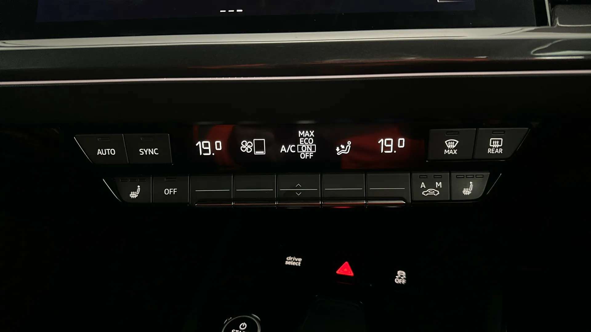 2021 AUDI Q4 2021 AUDI Q4