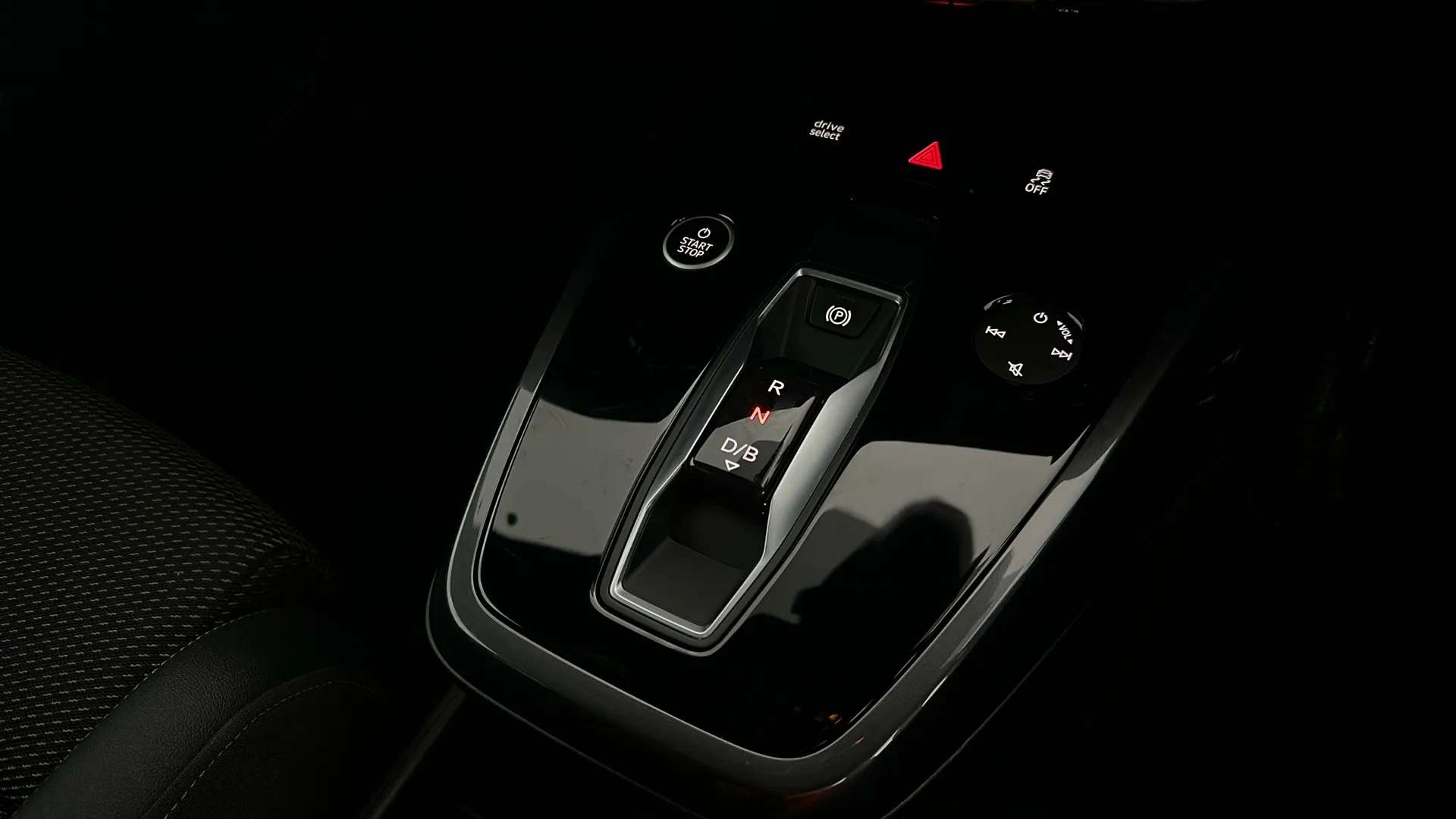 2021 AUDI Q4 2021 AUDI Q4