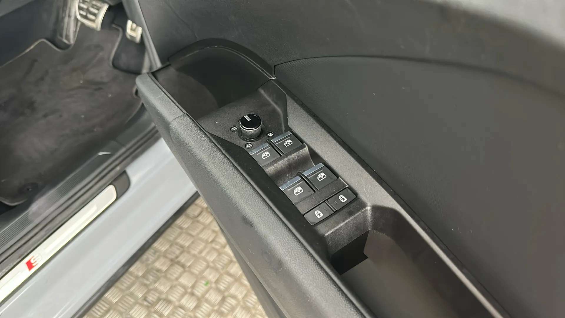 2021 AUDI Q4 2021 AUDI Q4