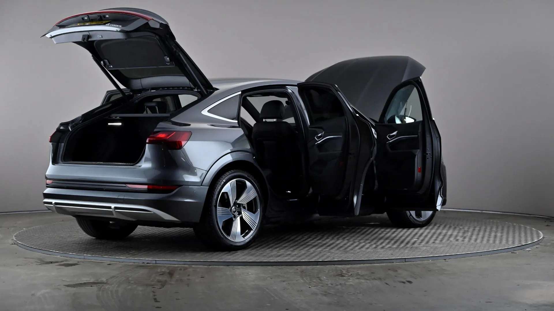 2022 AUDI E-TRON 2022 AUDI E-TRON