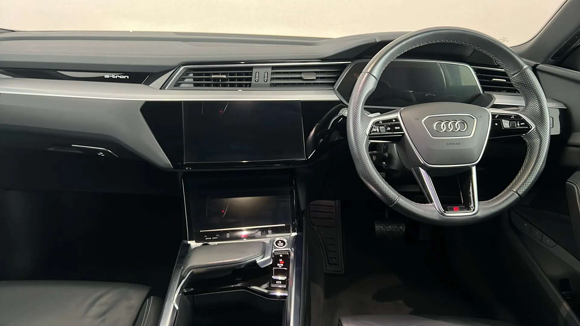 2022 AUDI E-TRON 2022 AUDI E-TRON