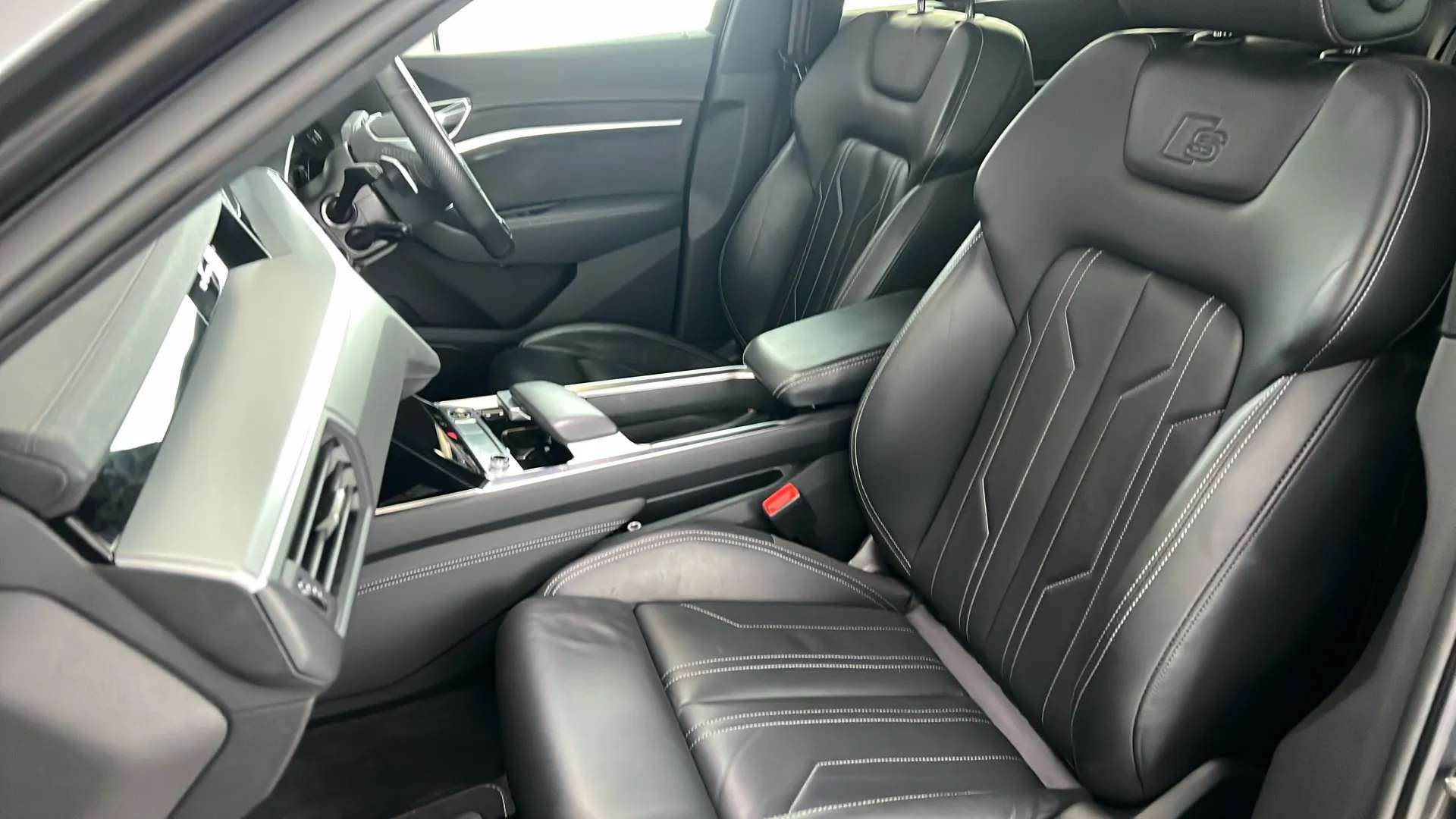 2022 AUDI E-TRON 2022 AUDI E-TRON