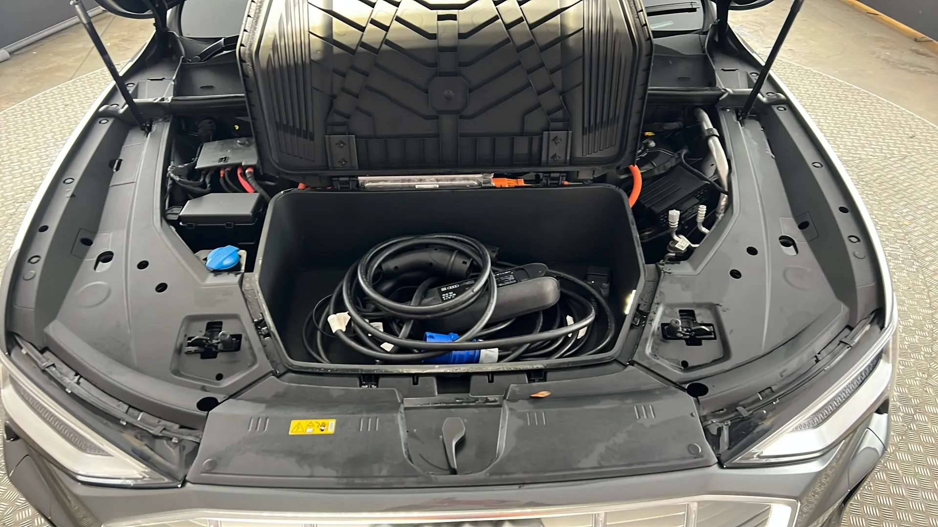 2022 AUDI E-TRON 2022 AUDI E-TRON