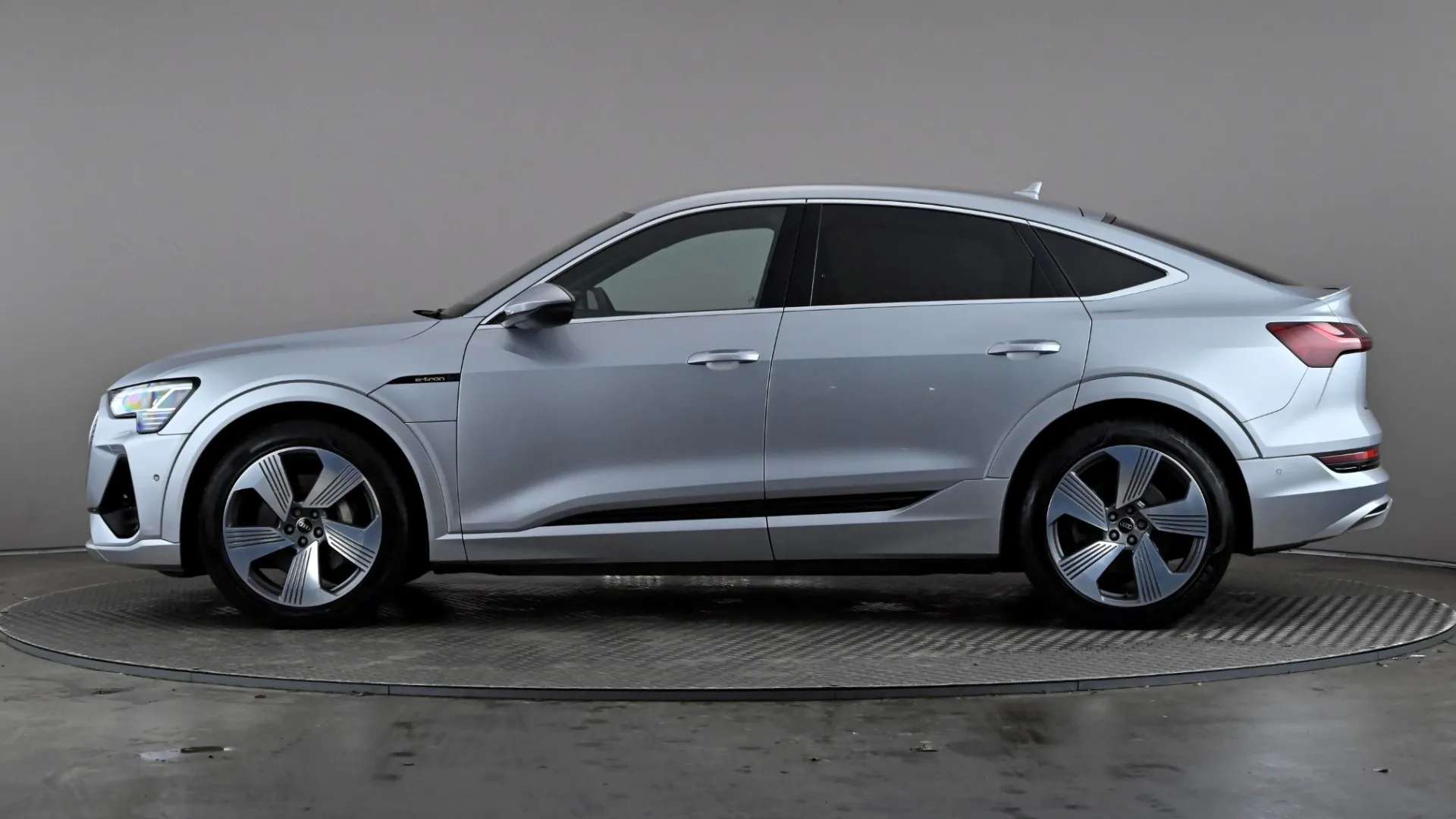 A 2022 AUDI E-TRON 300kW 55 Quattro 95kWh S Line Auto A 2022 AUDI E-TRON 300kW 55 Quattro 95kWh S Line Auto