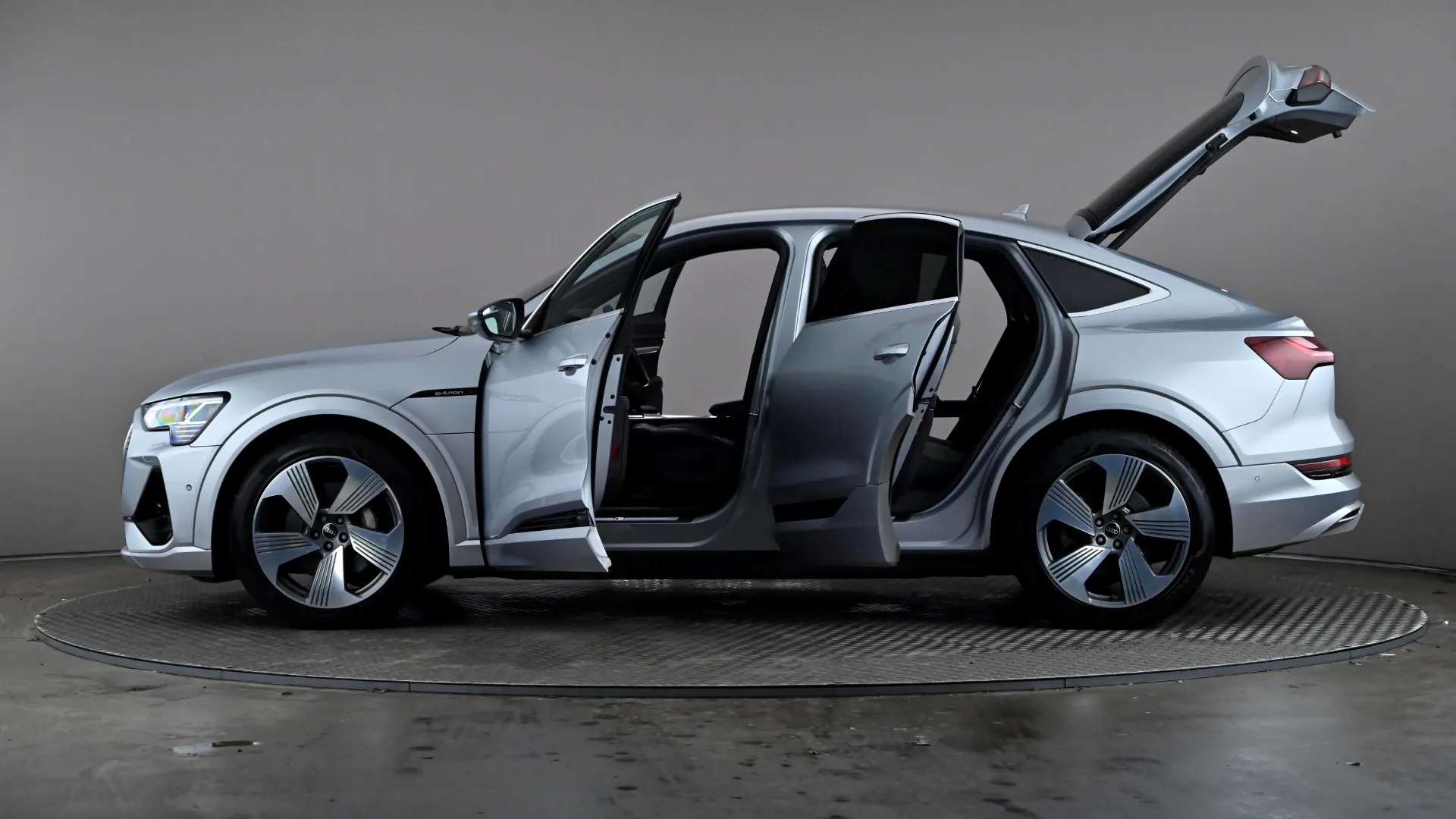 2022 AUDI E-TRON 2022 AUDI E-TRON