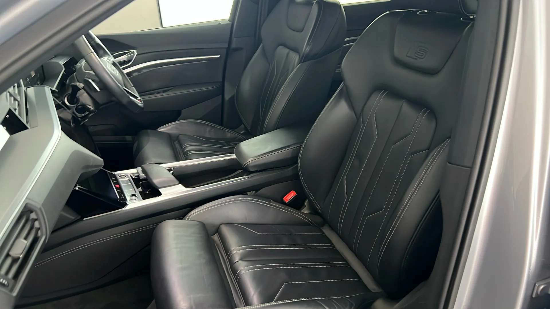 2022 AUDI E-TRON 2022 AUDI E-TRON