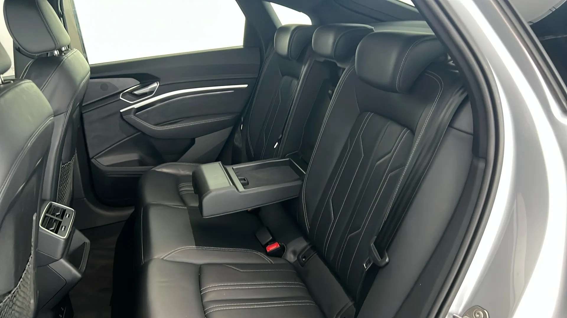 2022 AUDI E-TRON 2022 AUDI E-TRON