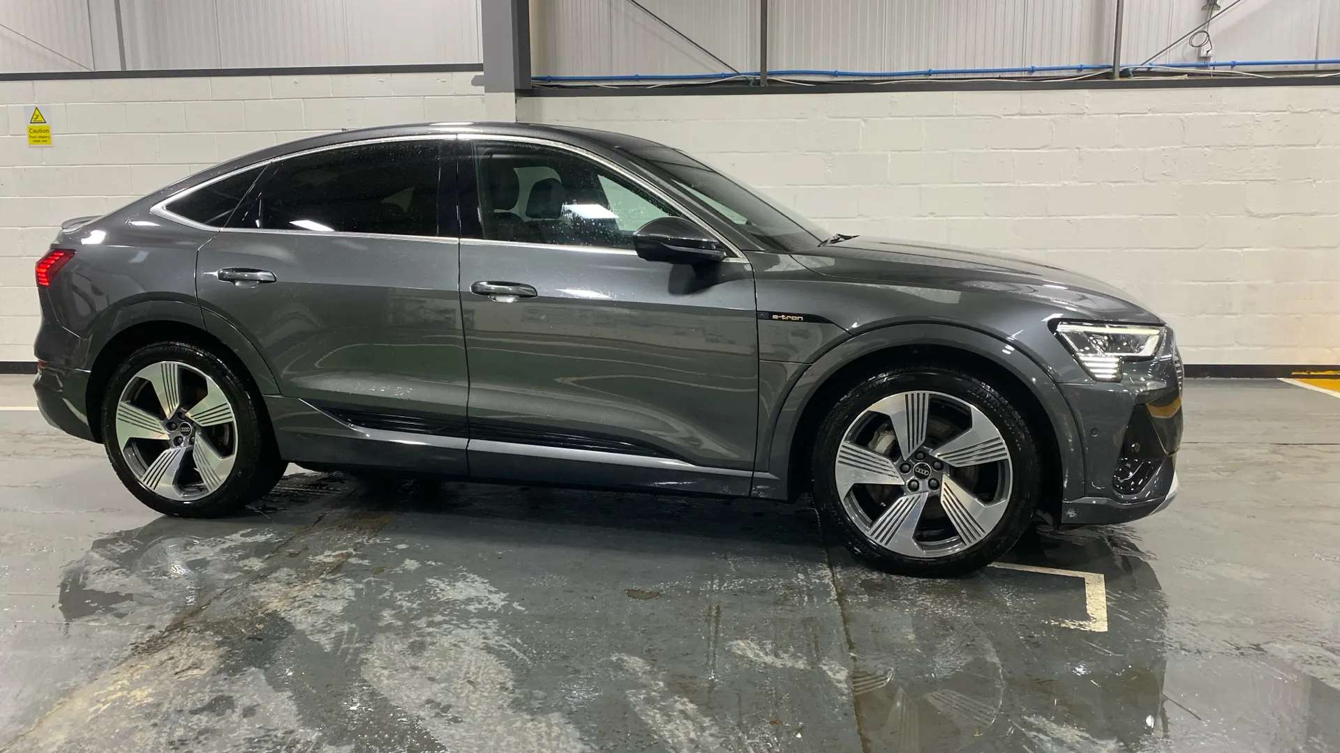 A 2022 AUDI E-TRON 300kW 55 Quattro 95kWh S Line Auto A 2022 AUDI E-TRON 300kW 55 Quattro 95kWh S Line Auto