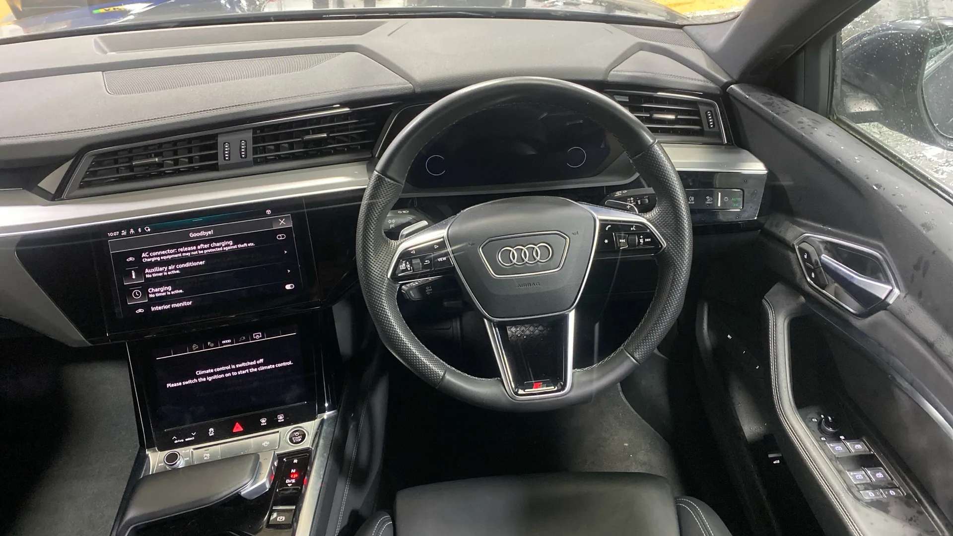 2022 AUDI E-TRON 2022 AUDI E-TRON