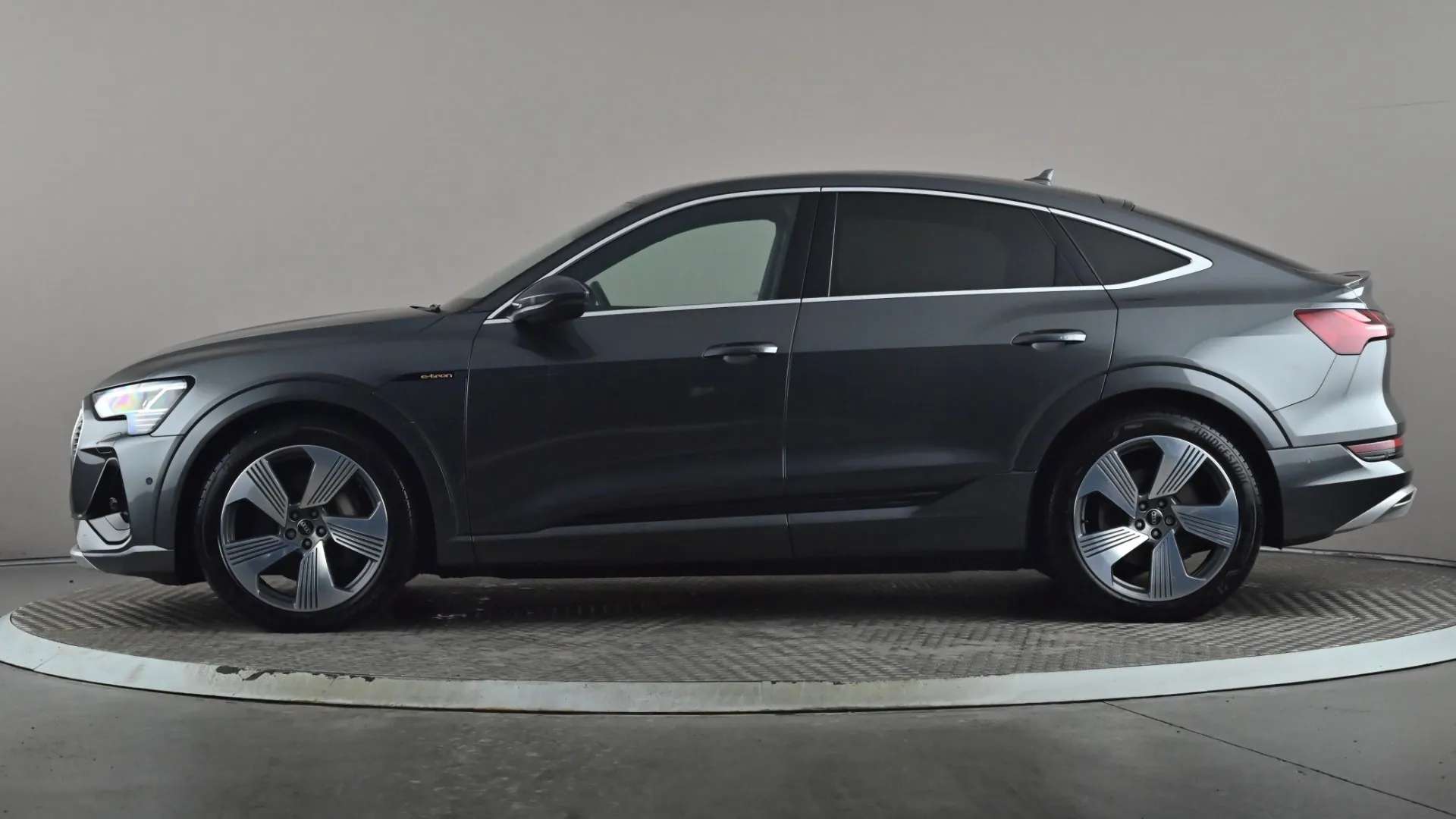 A 2022 AUDI E-TRON 300kW 55 Quattro 95kWh S Line Auto A 2022 AUDI E-TRON 300kW 55 Quattro 95kWh S Line Auto