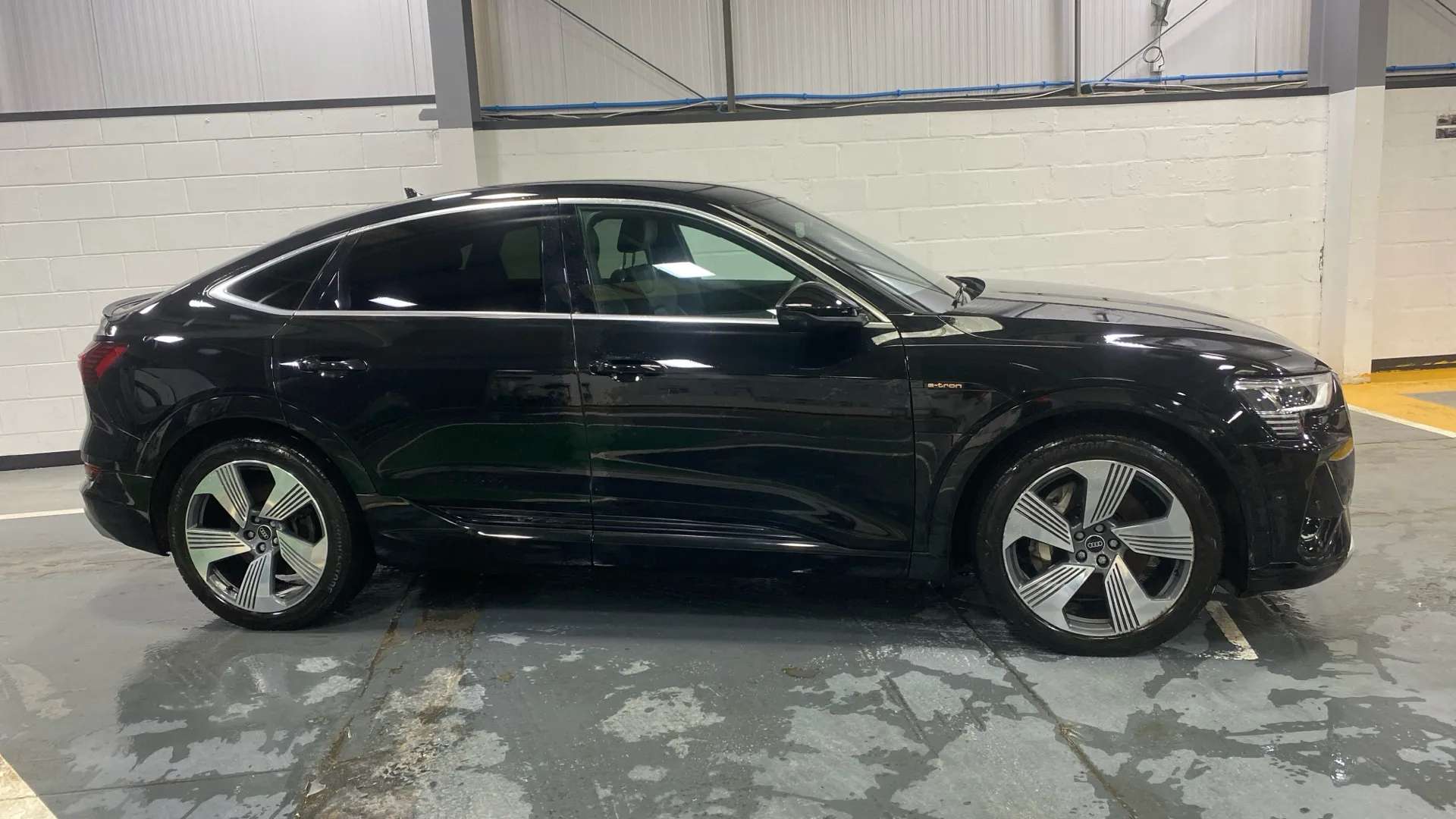 A 2023 AUDI E-TRON 300kW 55 Quattro 95kWh S Line Auto A 2023 AUDI E-TRON 300kW 55 Quattro 95kWh S Line Auto