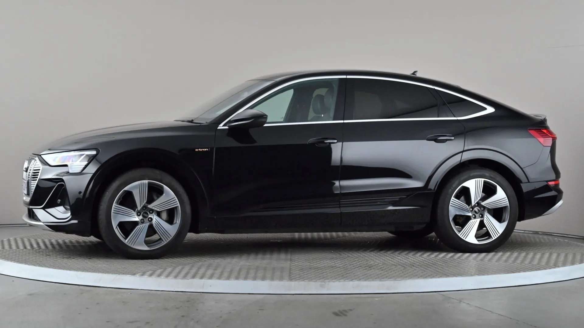 A 2022 AUDI E-TRON 300kW 55 Quattro 95kWh S Line Auto A 2022 AUDI E-TRON 300kW 55 Quattro 95kWh S Line Auto