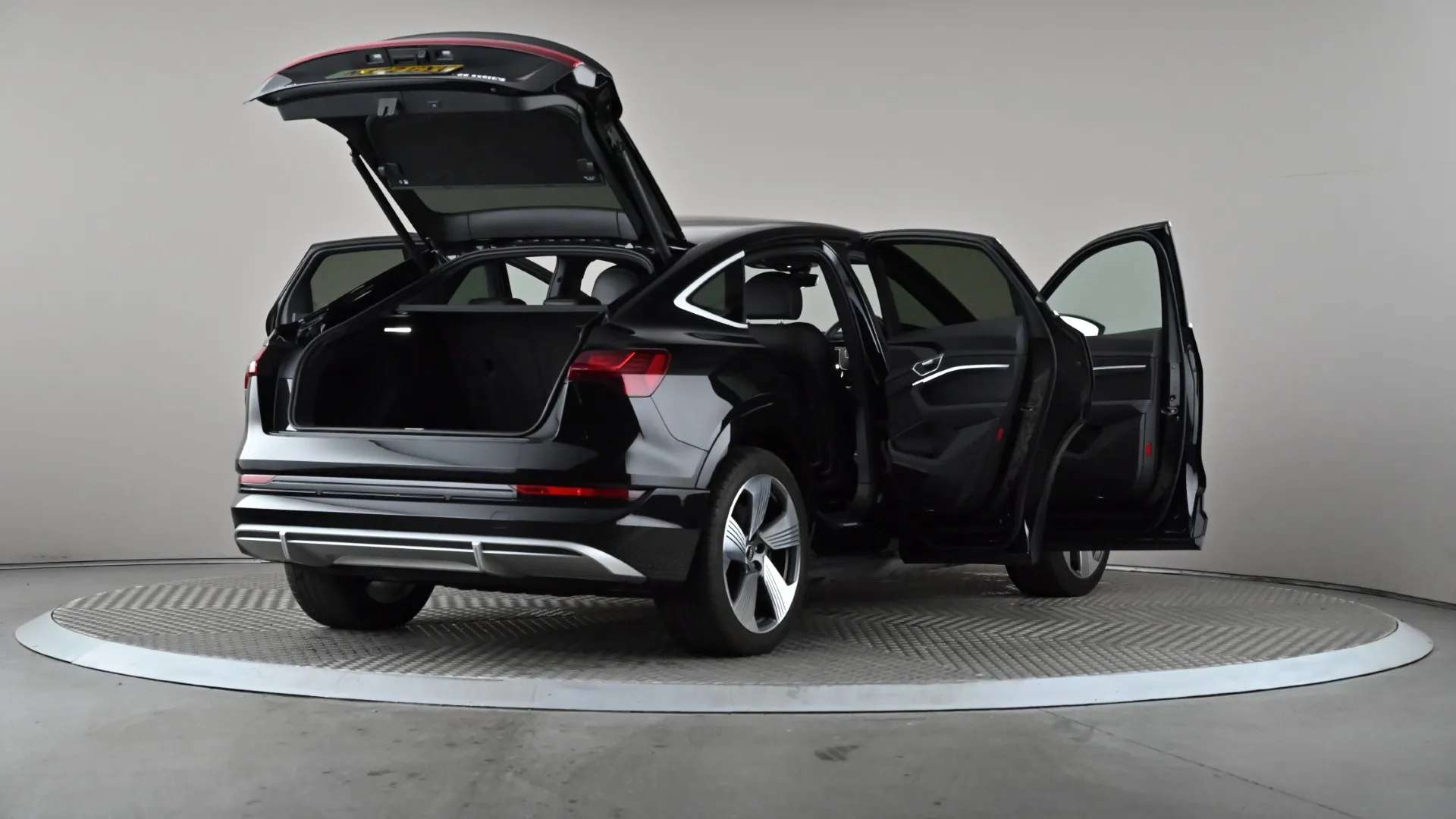2022 AUDI E-TRON 2022 AUDI E-TRON