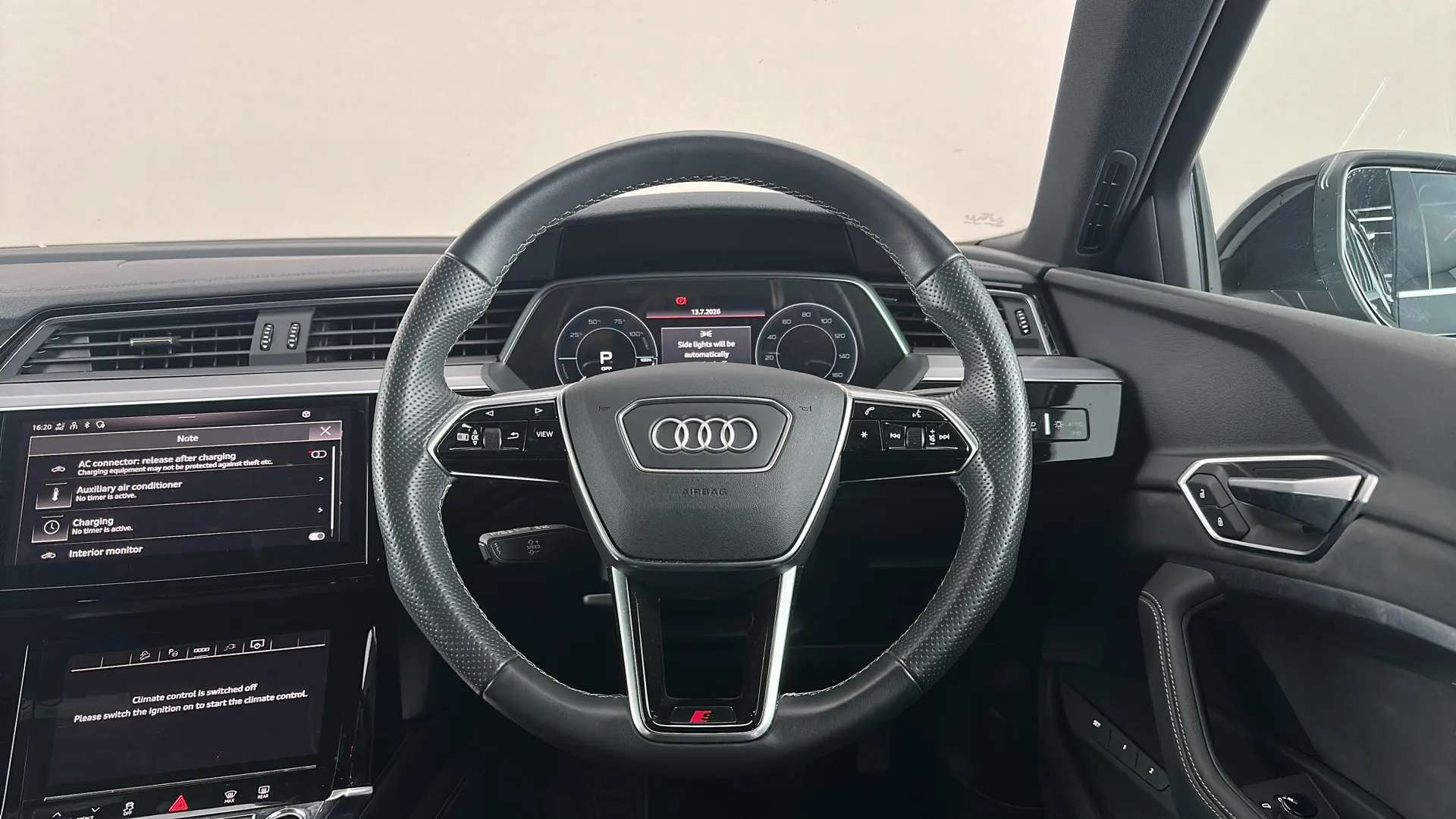 2022 AUDI E-TRON 2022 AUDI E-TRON