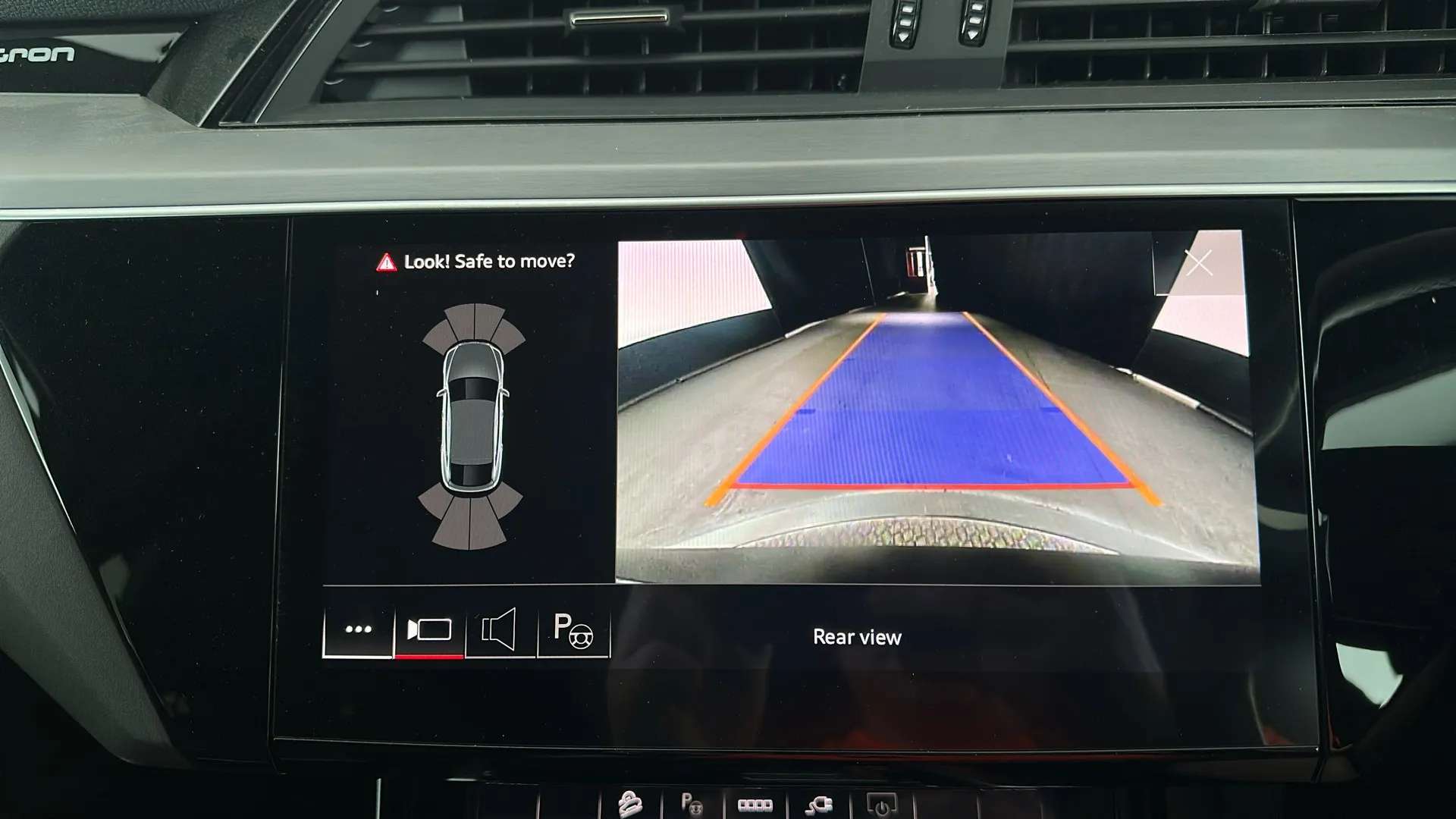 2022 AUDI E-TRON 2022 AUDI E-TRON