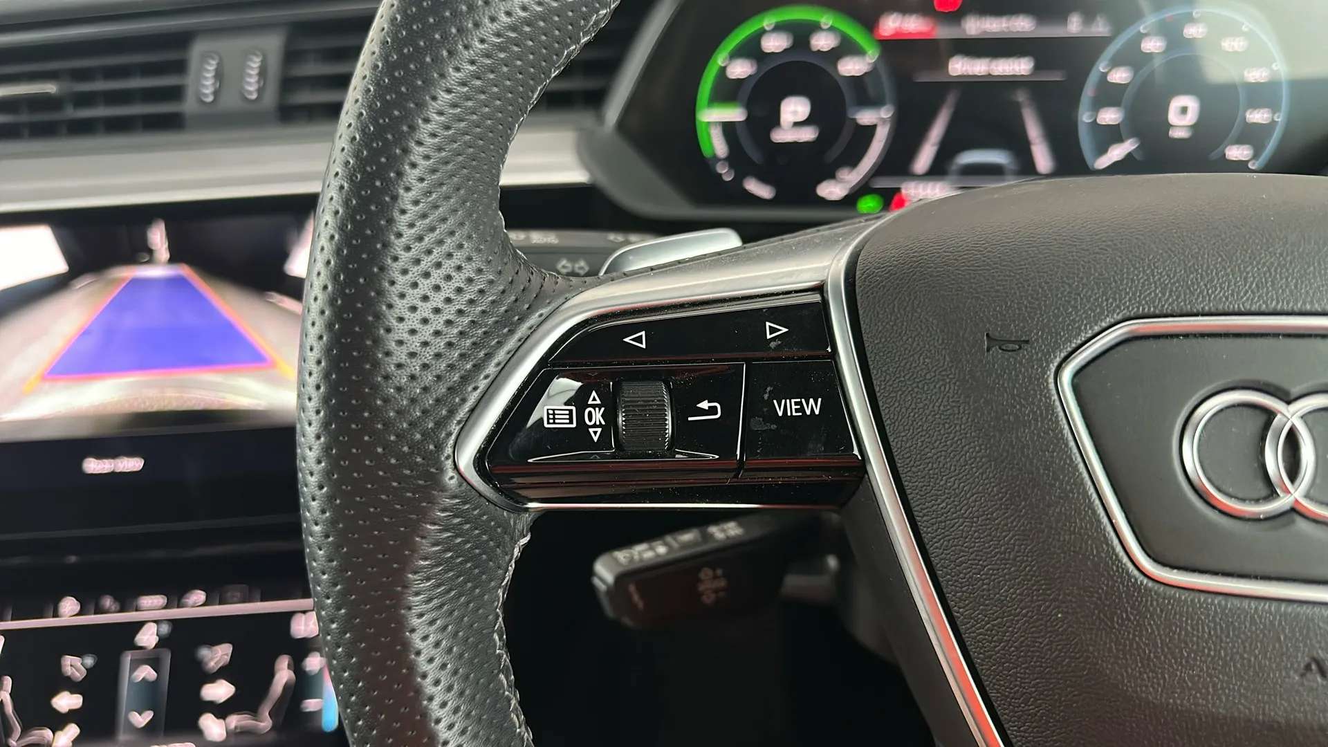 2022 AUDI E-TRON 2022 AUDI E-TRON