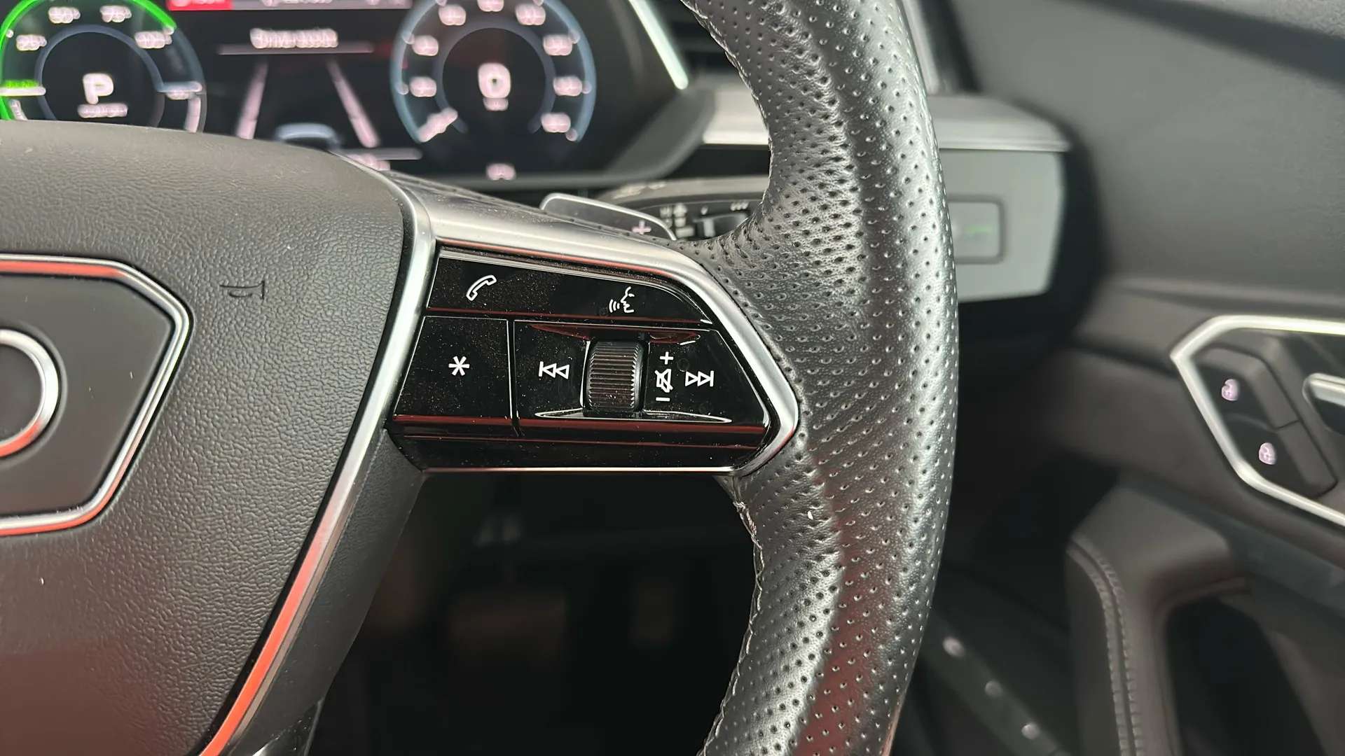 2022 AUDI E-TRON 2022 AUDI E-TRON