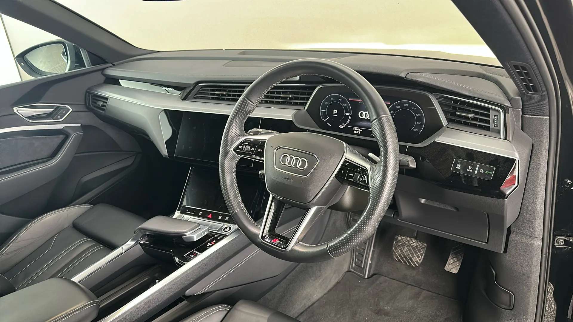 2022 AUDI E-TRON 2022 AUDI E-TRON