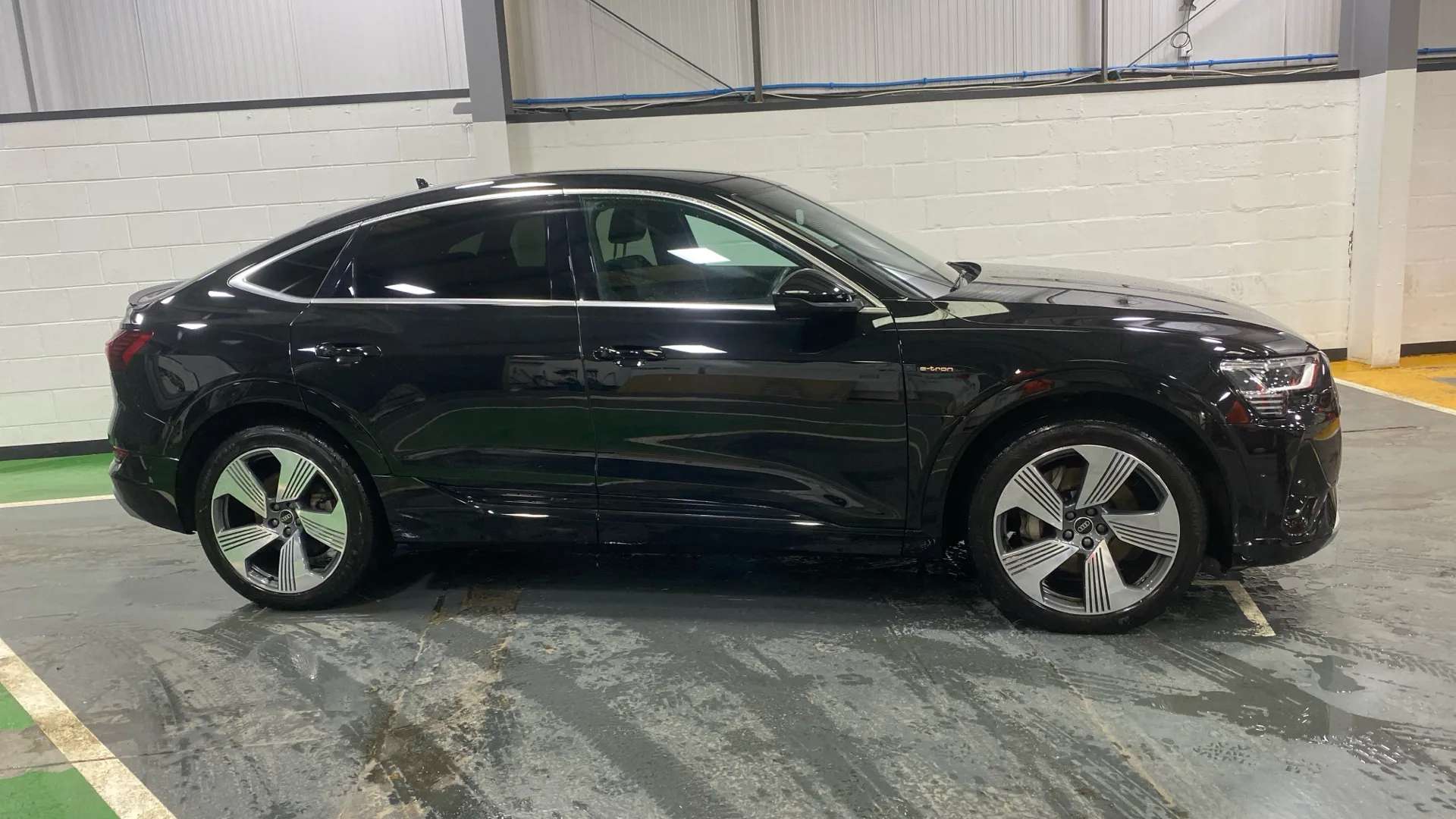 A 2022 AUDI E-TRON 300kW 55 Quattro 95kWh S Line Auto A 2022 AUDI E-TRON 300kW 55 Quattro 95kWh S Line Auto