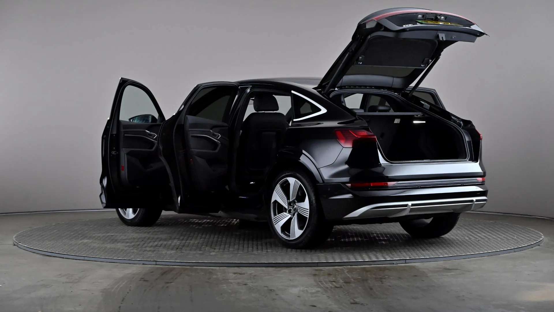 2022 AUDI E-TRON 2022 AUDI E-TRON