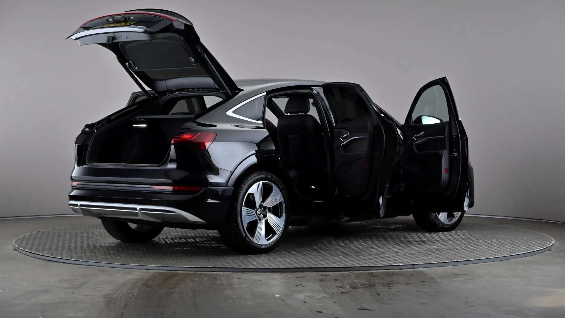 2022 AUDI E-TRON 2022 AUDI E-TRON