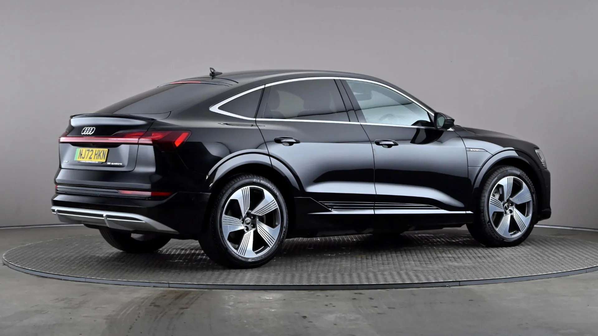 2022 AUDI E-TRON 2022 AUDI E-TRON