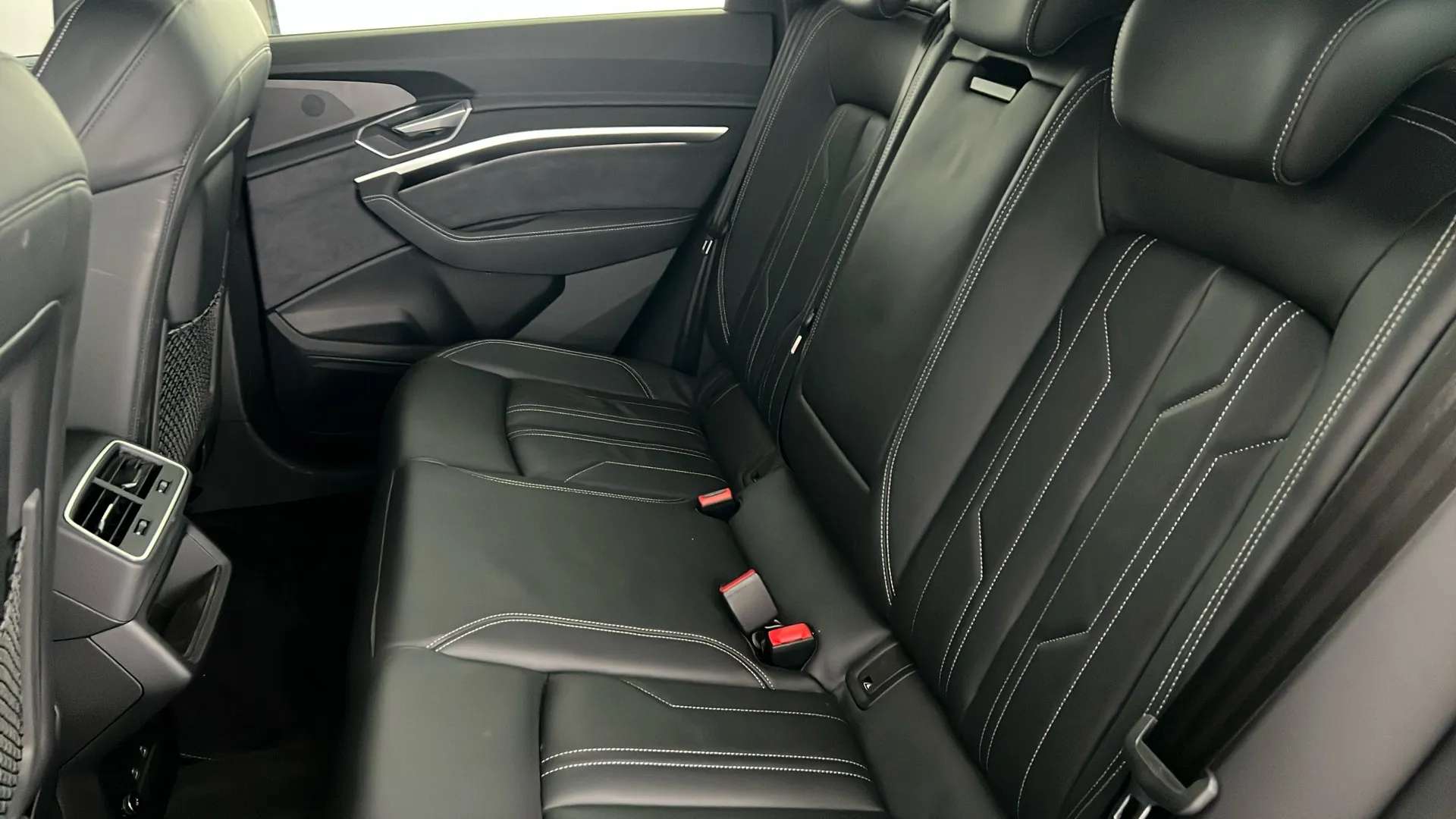 2022 AUDI E-TRON 2022 AUDI E-TRON