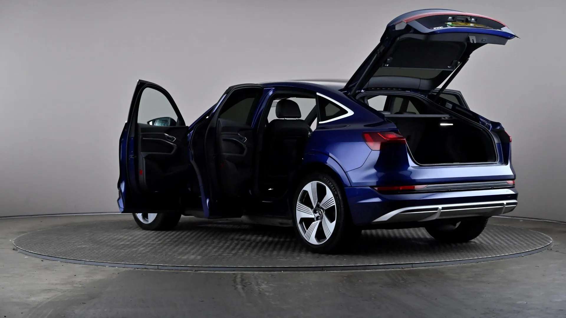 2022 AUDI E-TRON 2022 AUDI E-TRON