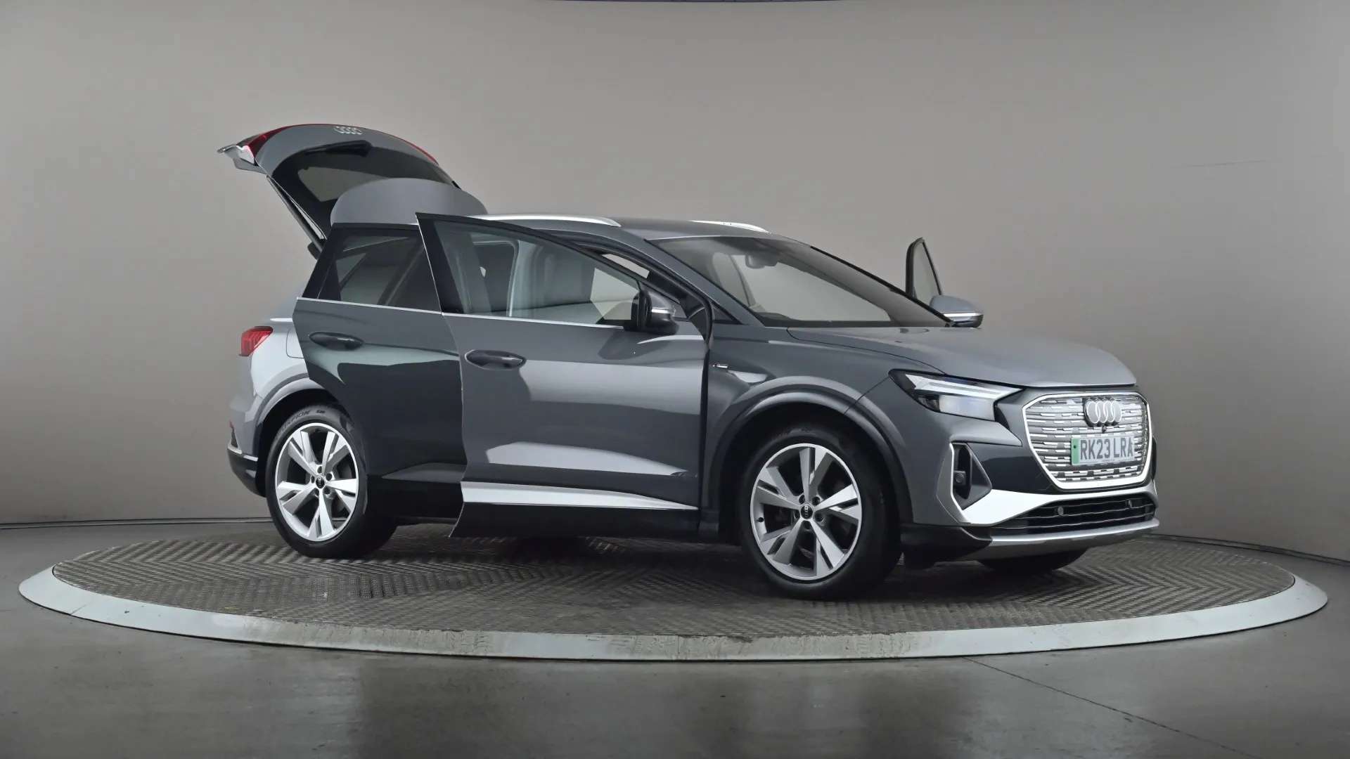 2023 AUDI Q4 2023 AUDI Q4