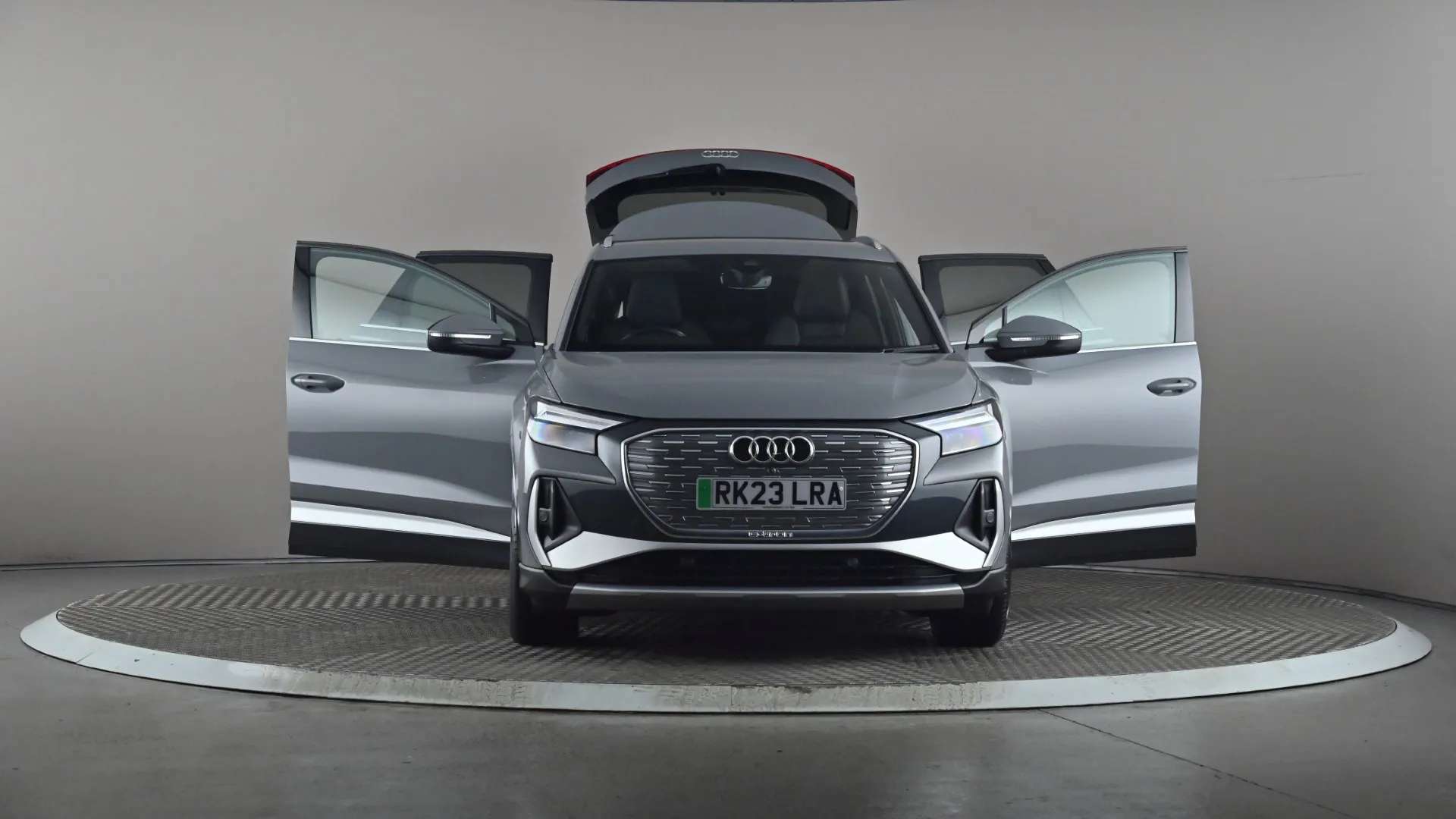 2023 AUDI Q4 2023 AUDI Q4