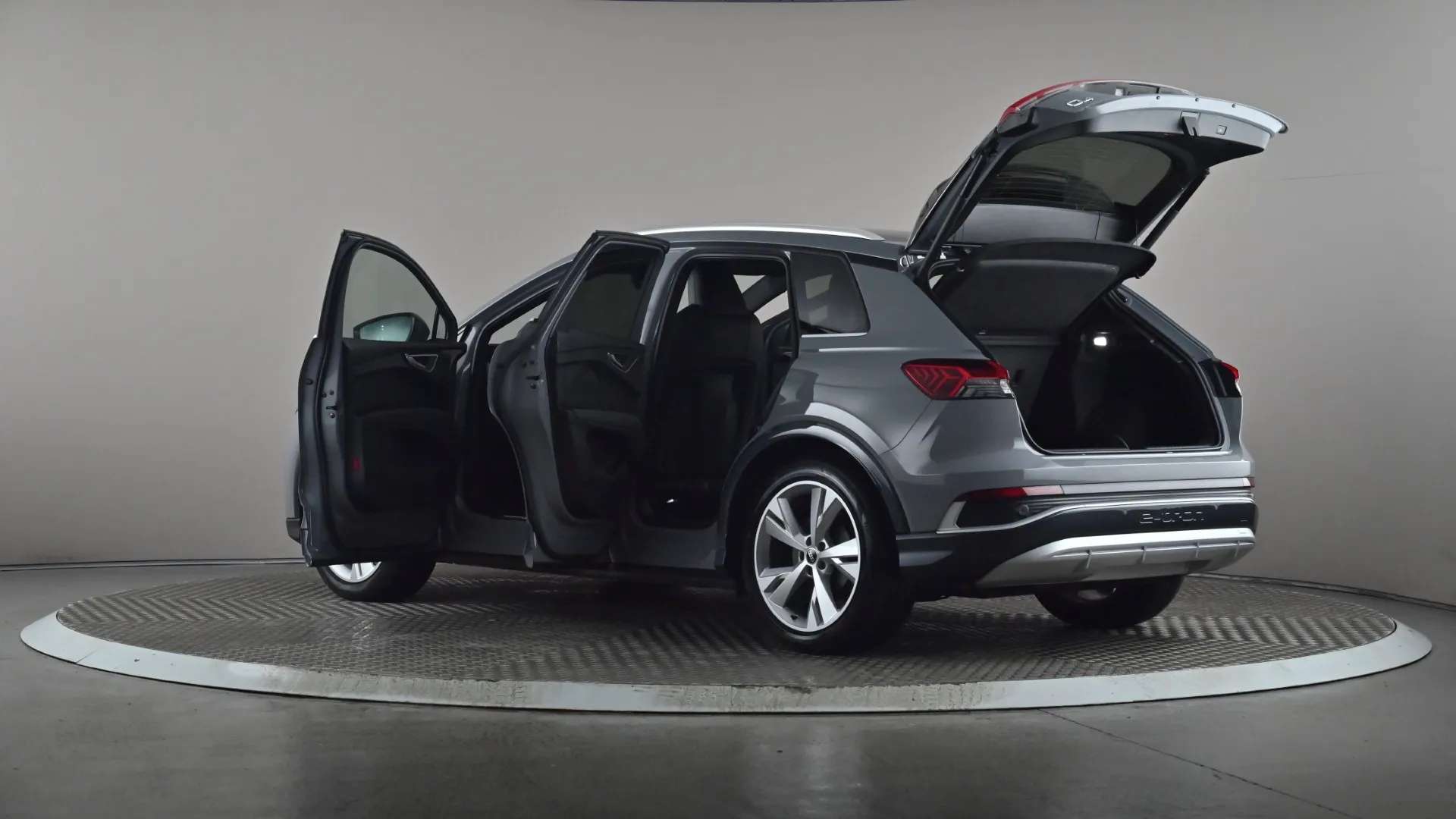 2023 AUDI Q4 2023 AUDI Q4