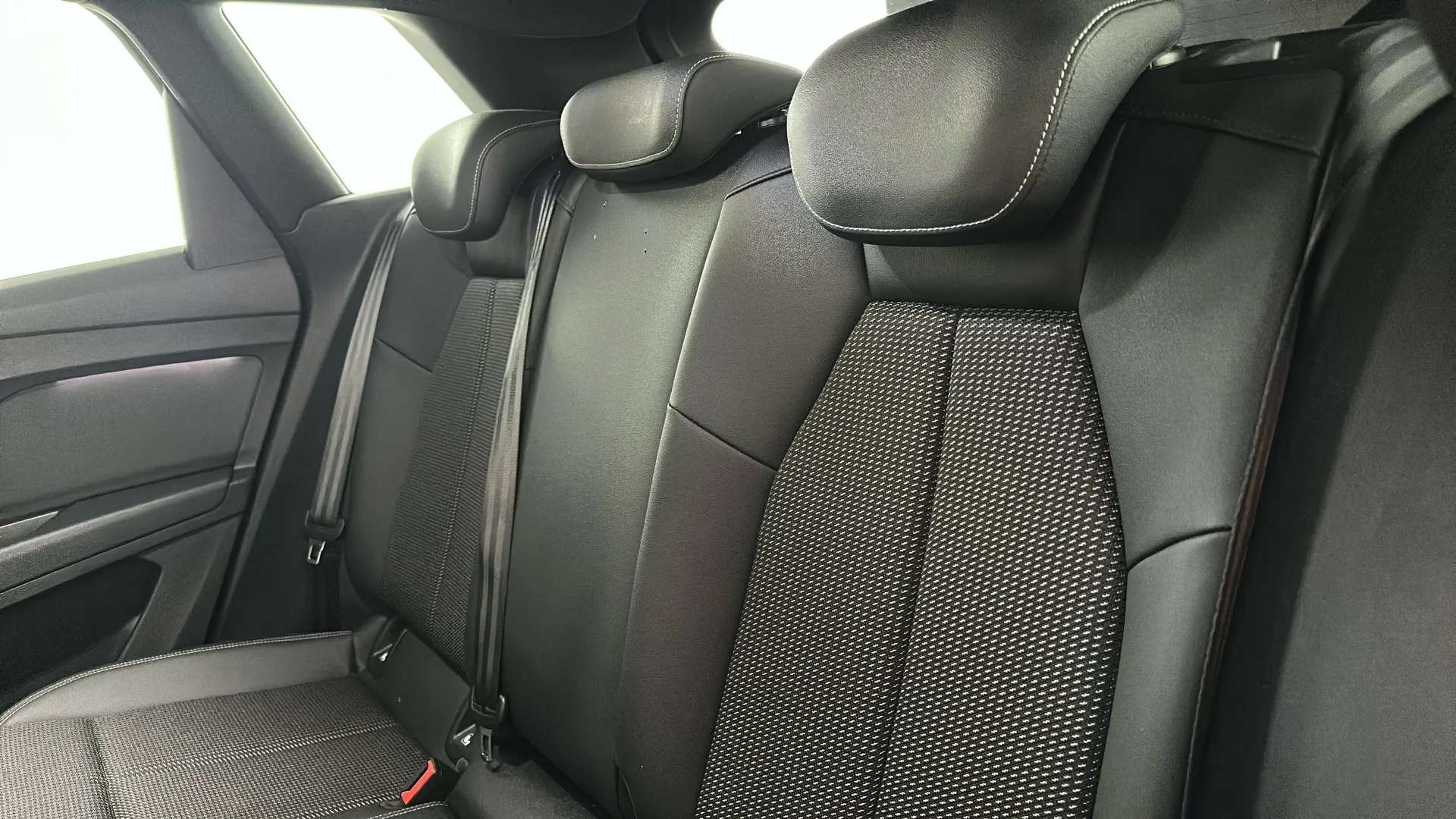 2023 AUDI Q4 2023 AUDI Q4